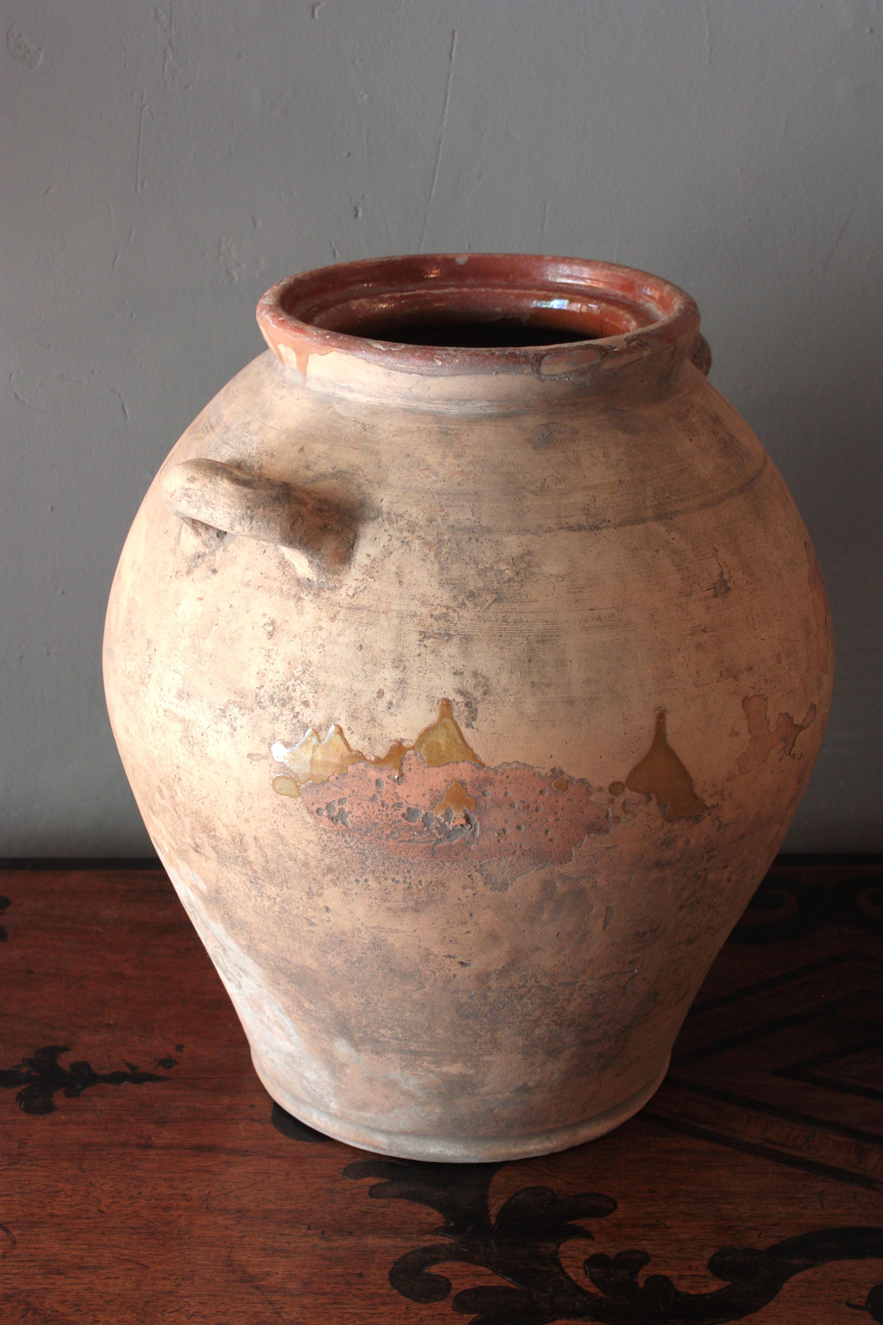 XIX secolo Vaso o recipiente per Oliver in terracotta spagnolo in vendita