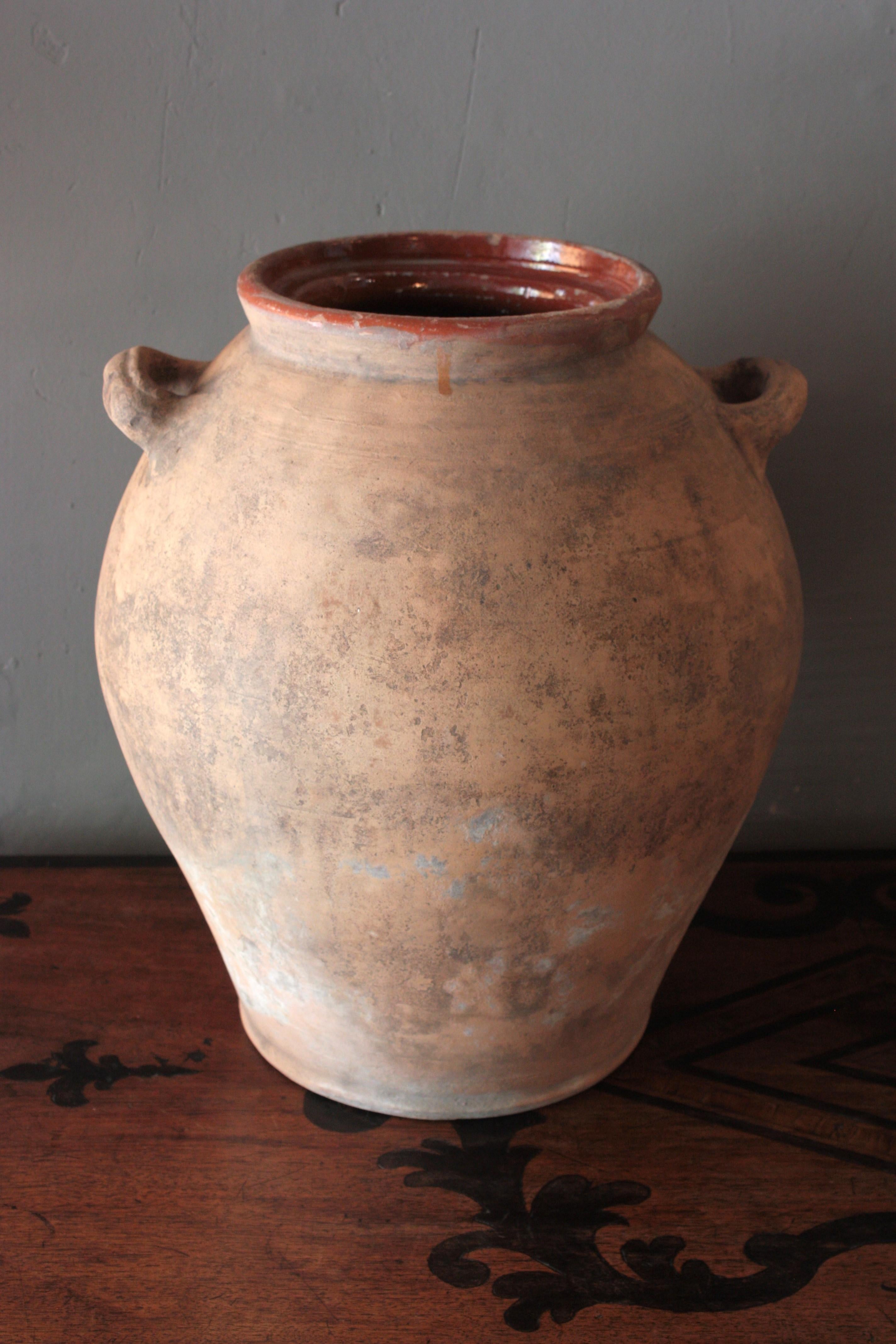 Vaso o recipiente per Oliver in terracotta spagnolo in vendita 1