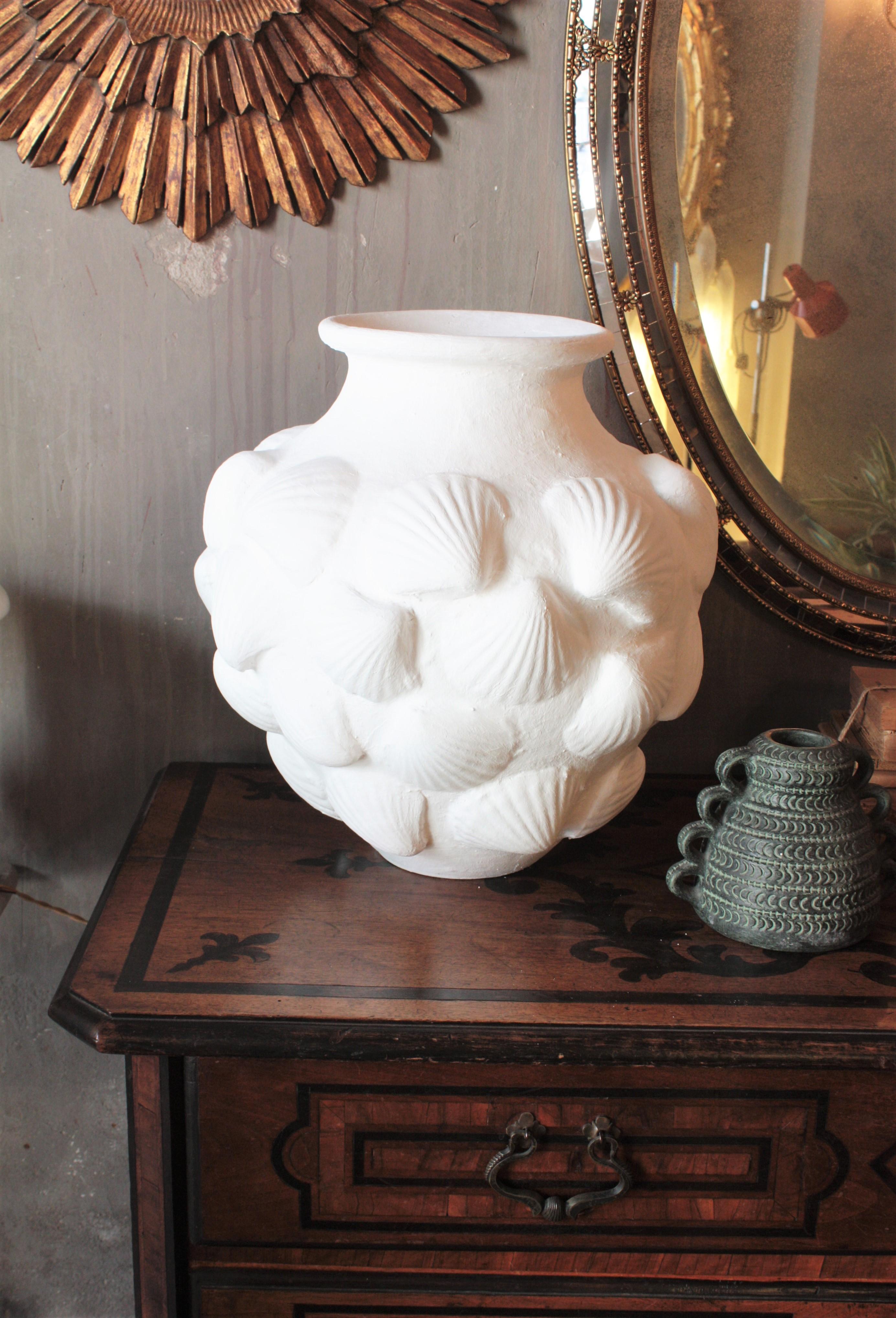 Hand-Crafted Spanish 1940s Terracotta Large Olive Jar, Shell Motifs and Lime Finish For Sale