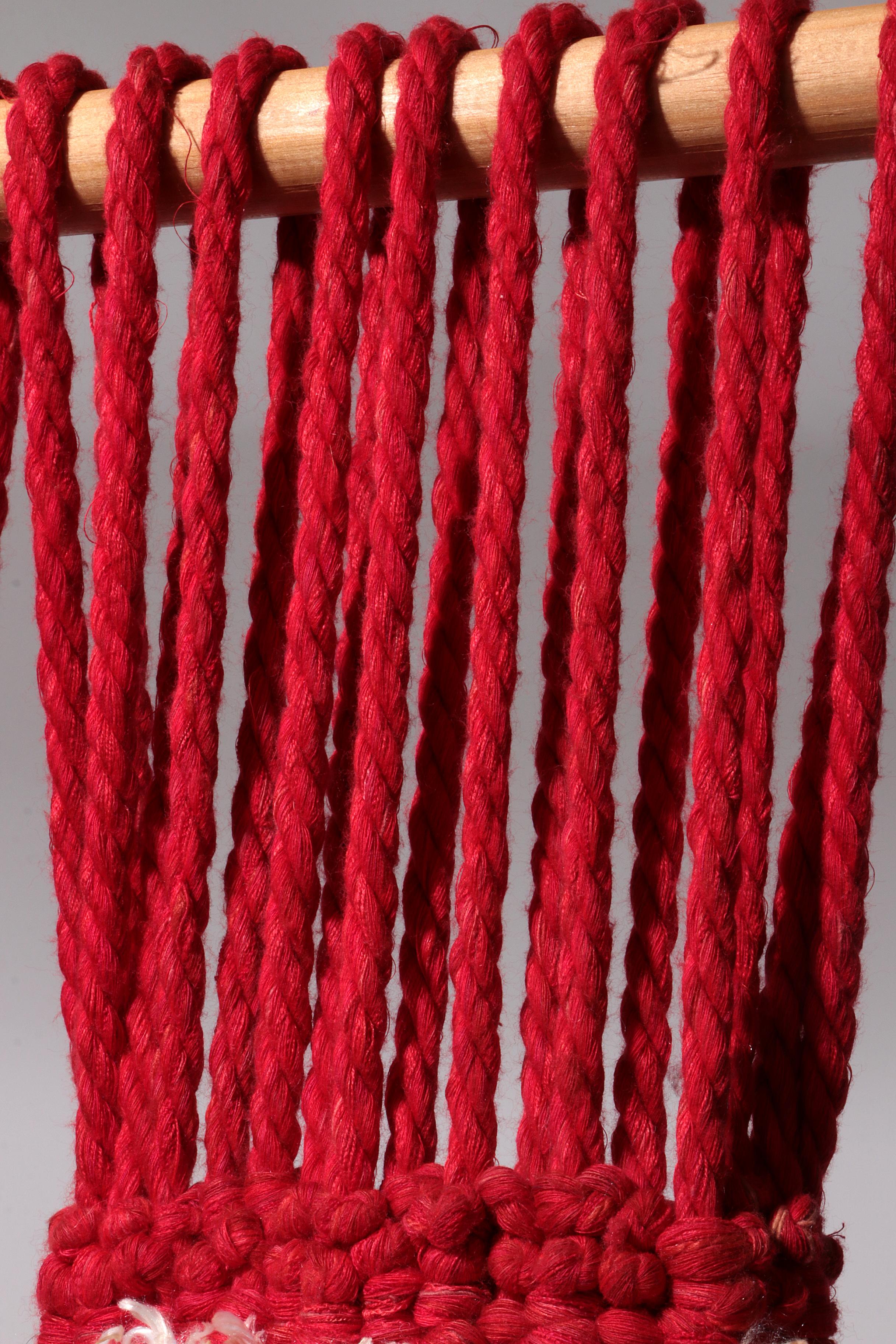 Spanish Textured macramé tapestry from the 70s – Unique design object For Sale 4