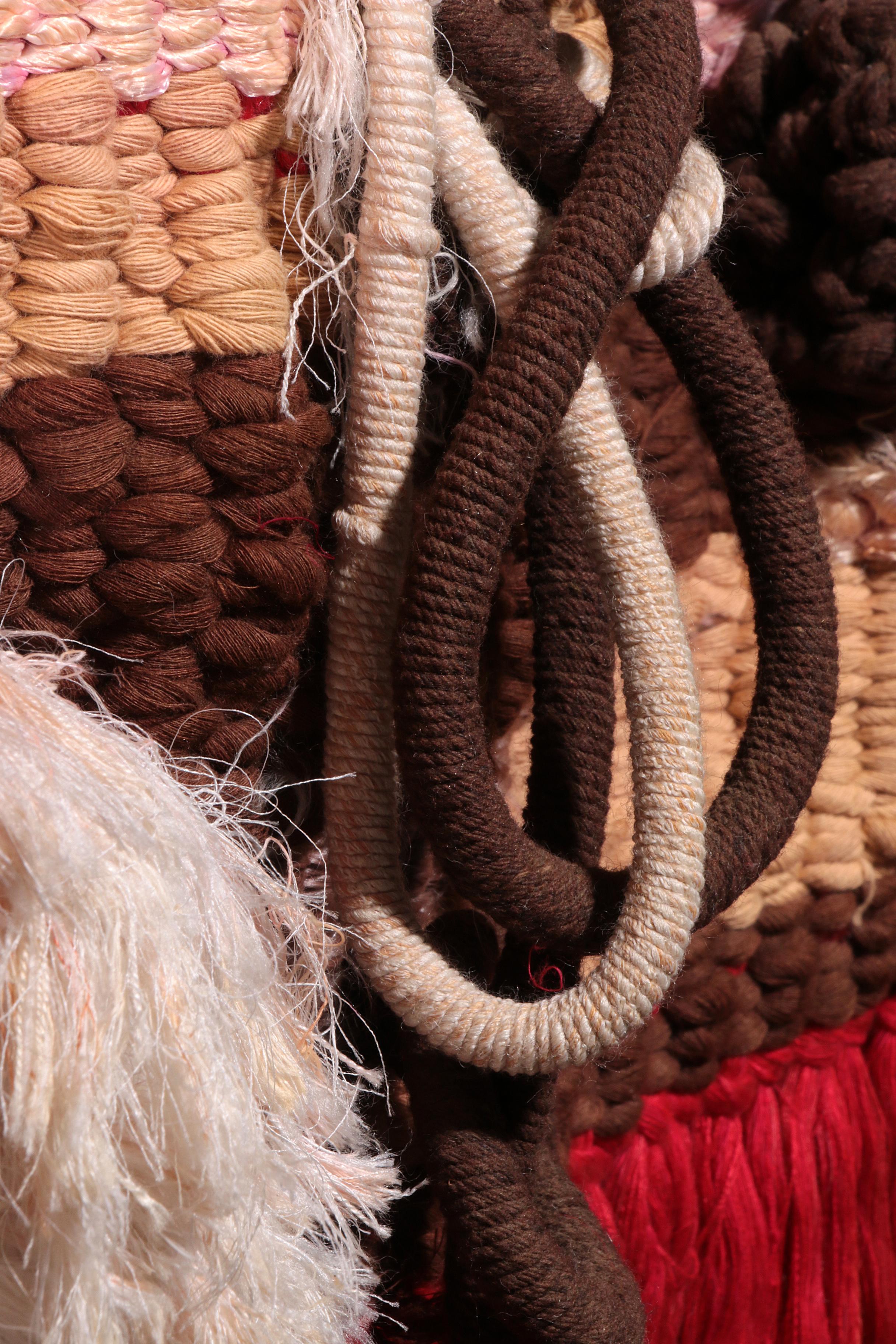 Spanish Textured macramé tapestry from the 70s – Unique design object For Sale 7