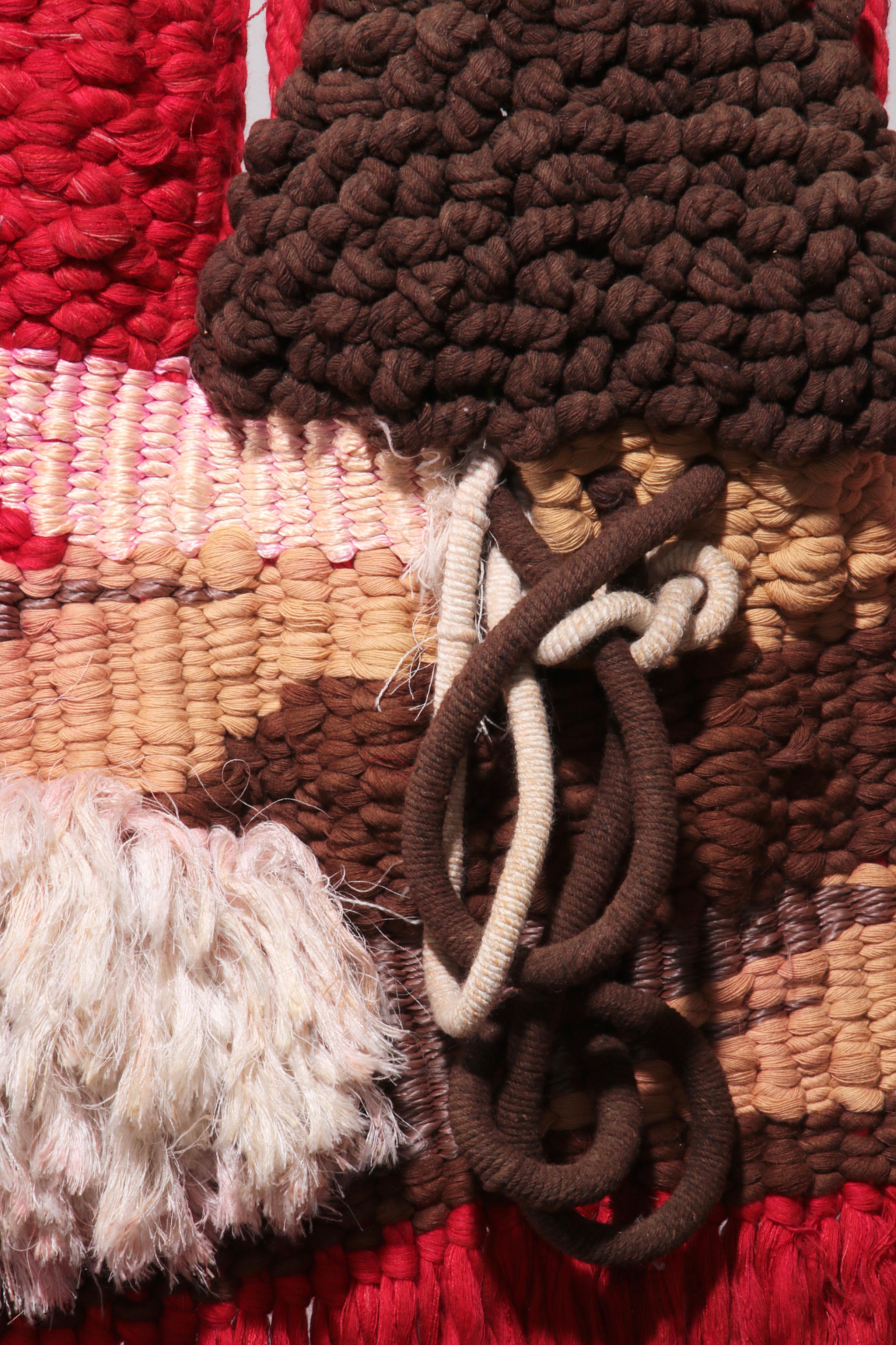 Wool Spanish Textured macramé tapestry from the 70s – Unique design object For Sale