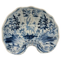 Lavabo spagnolo a forma di conchiglia con smalto a stagno. Provenienza: Puente del Arzobispo, Toledo, 1790-1830