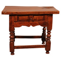 Spanish Tocinera Table In Walnut From The 17th Century
