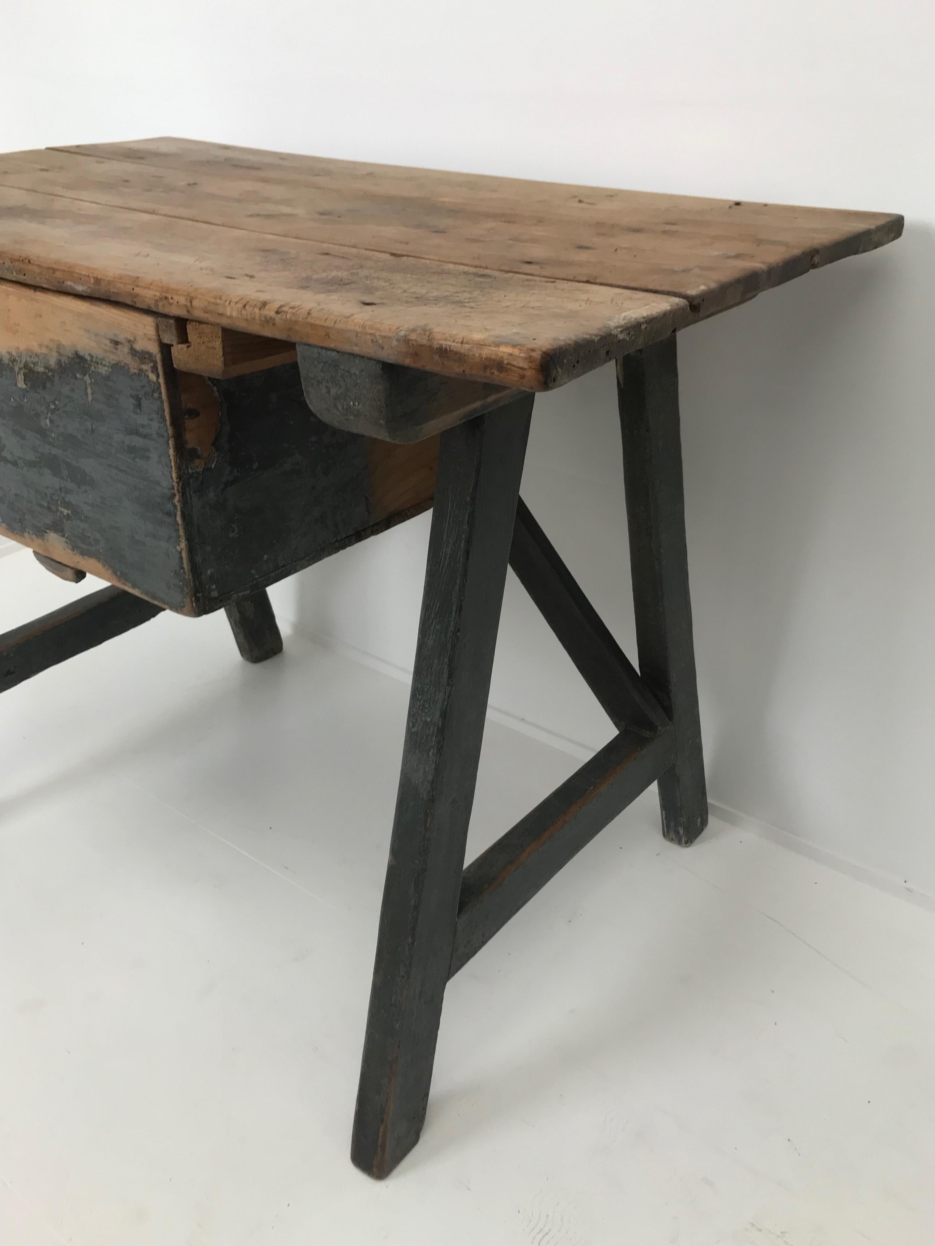 Brutalist Antique Patinated Spanish Trestle Table, 19 th Century In Good Condition In Schellebelle, BE