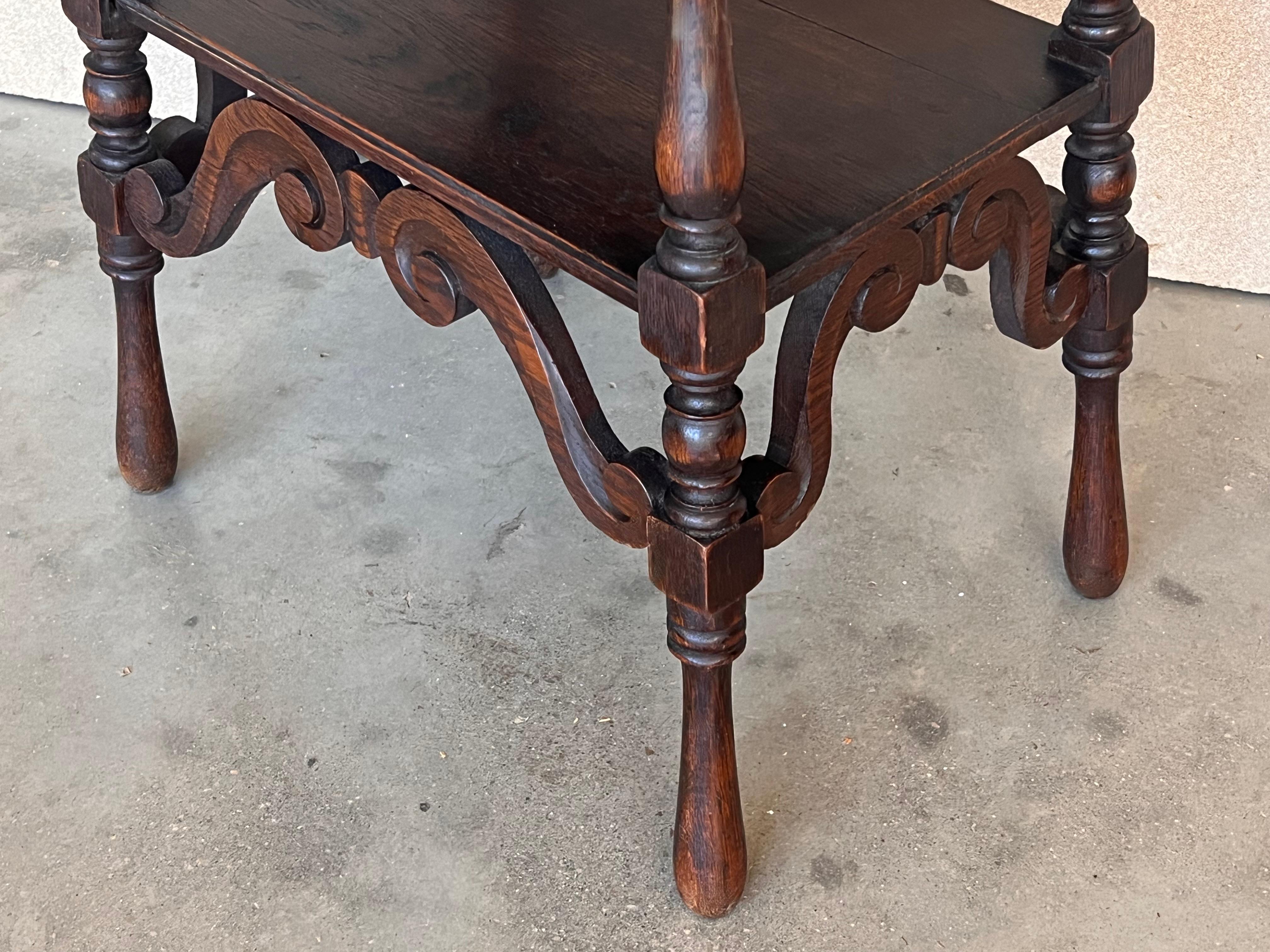 Spanish Two-Tier Walnut Console Side Table with Carved Legs and Stretcher For Sale 3