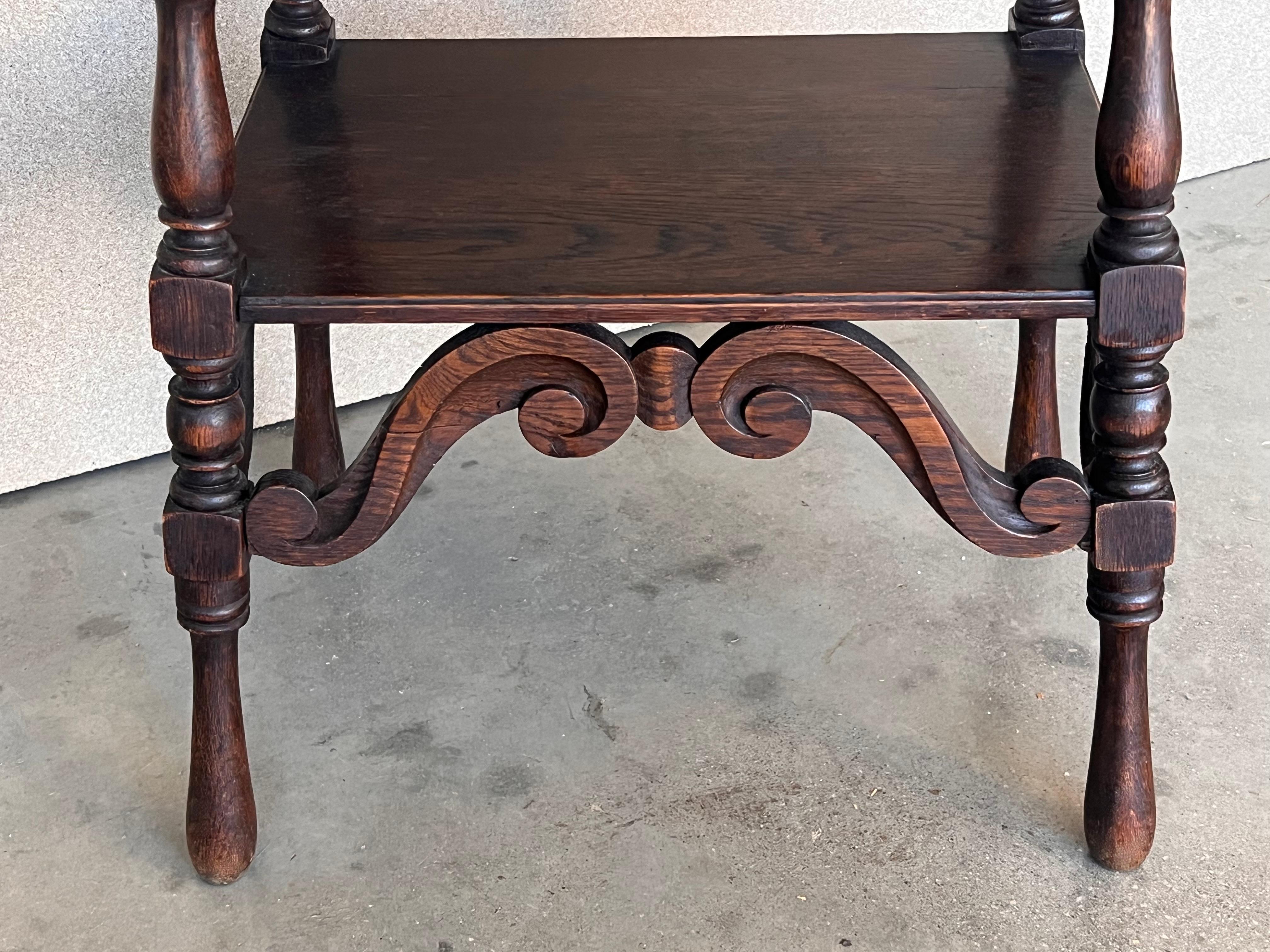 Spanish Two-Tier Walnut Console Side Table with Carved Legs and Stretcher For Sale 4