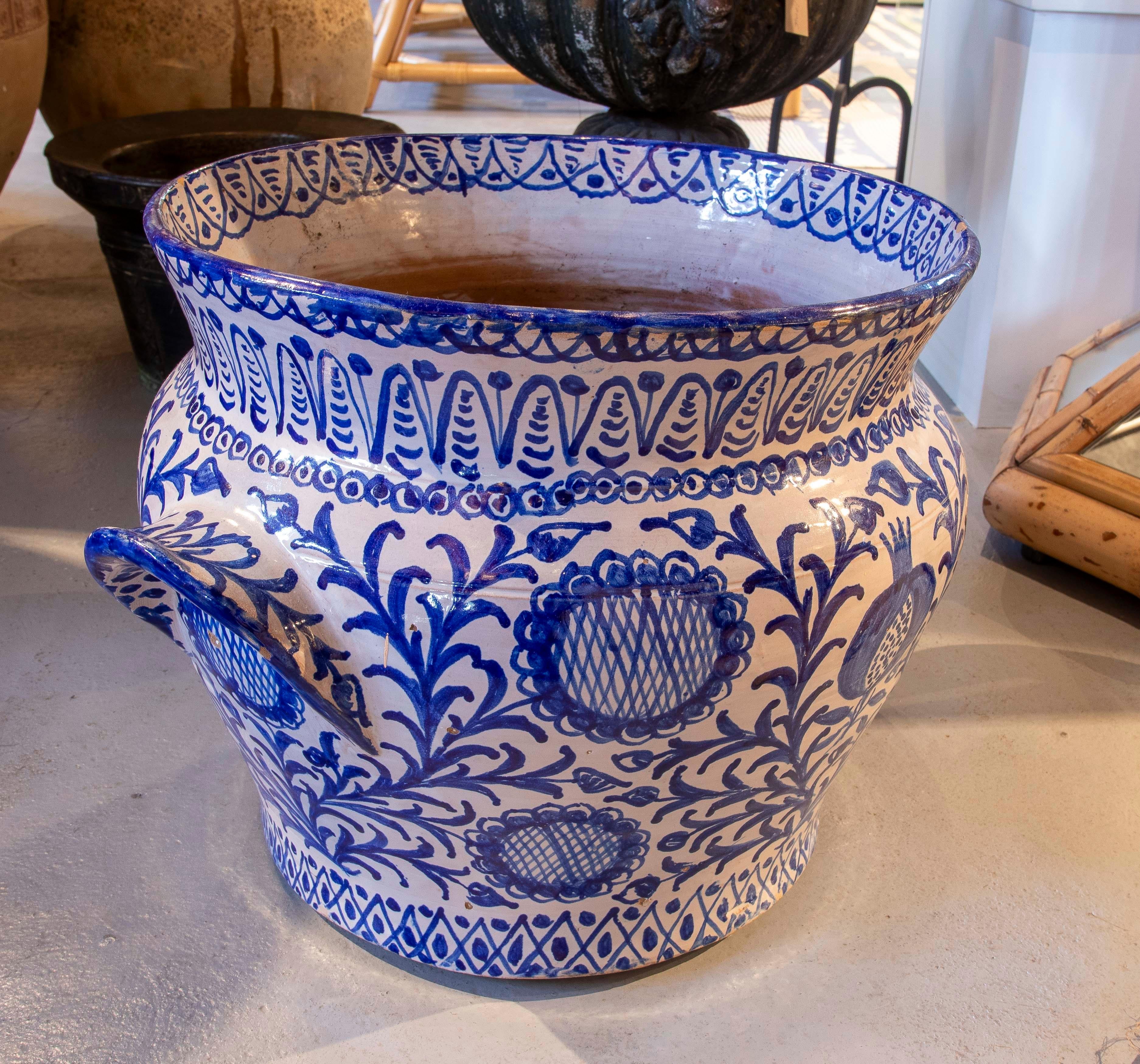 Spanish Typical Glazed Ceramic Pot in Blue and White Tones For Sale 2