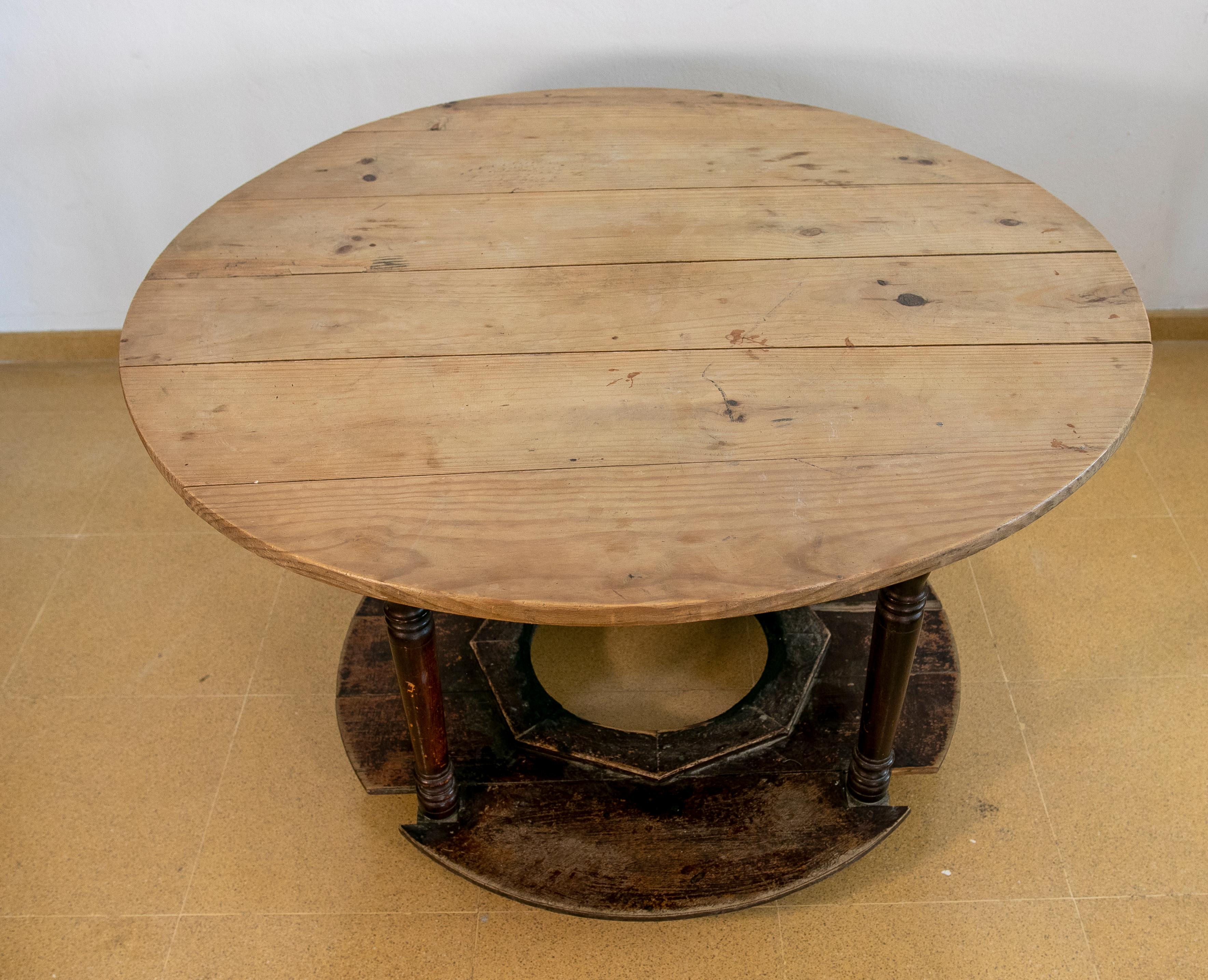 20th Century Spanish Typical Round Wooden Table to Place Brazier For Sale