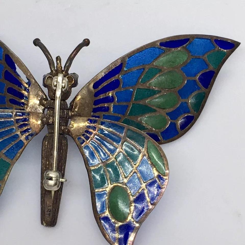 Women's Spanish Vintage Plique a Jour and Sapphire 18k White Gold Butterfly Brooch 1970s For Sale