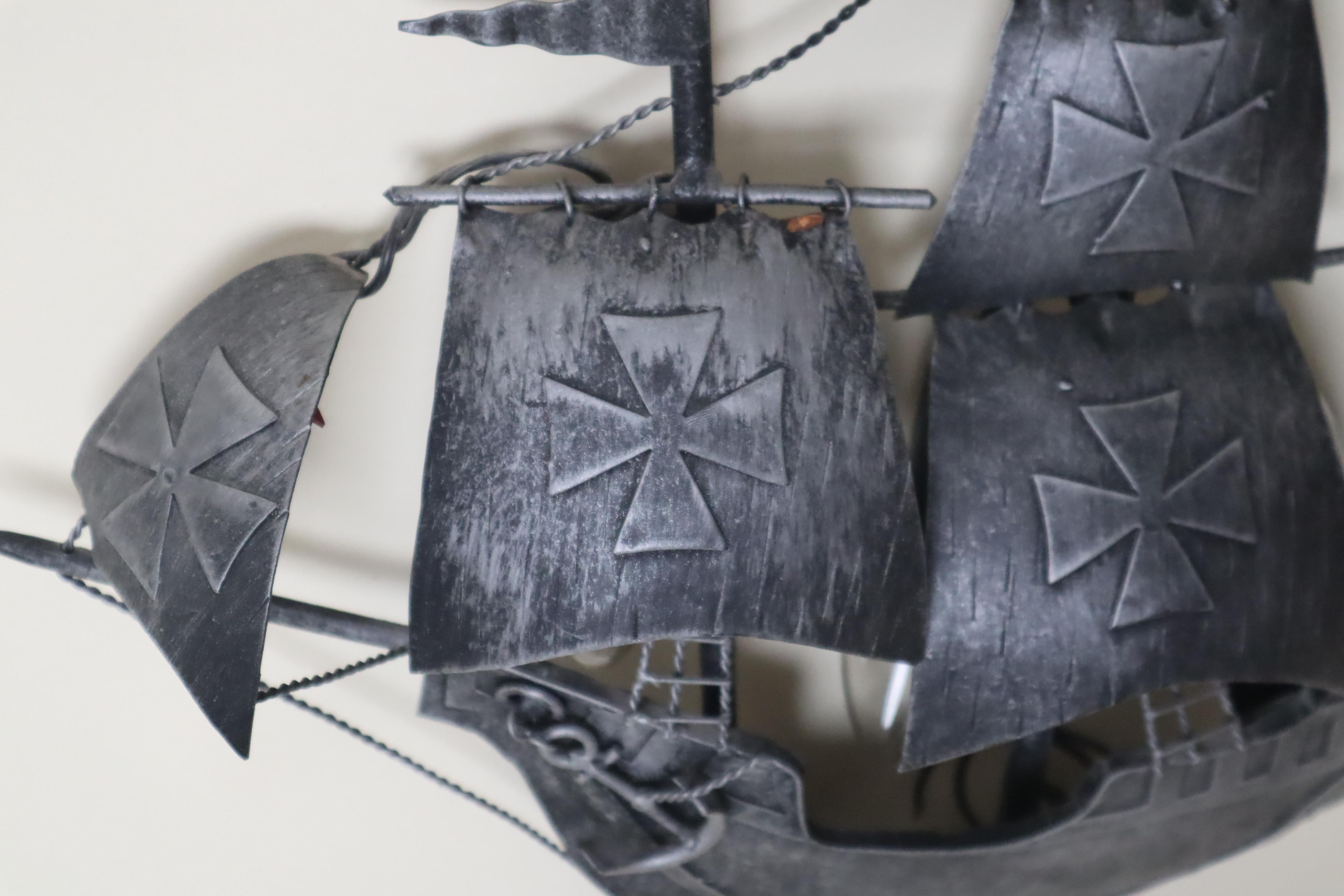 Aplique Español Hierro Forjado Galeón Velero Santa María Colón mediados del siglo XX en venta
