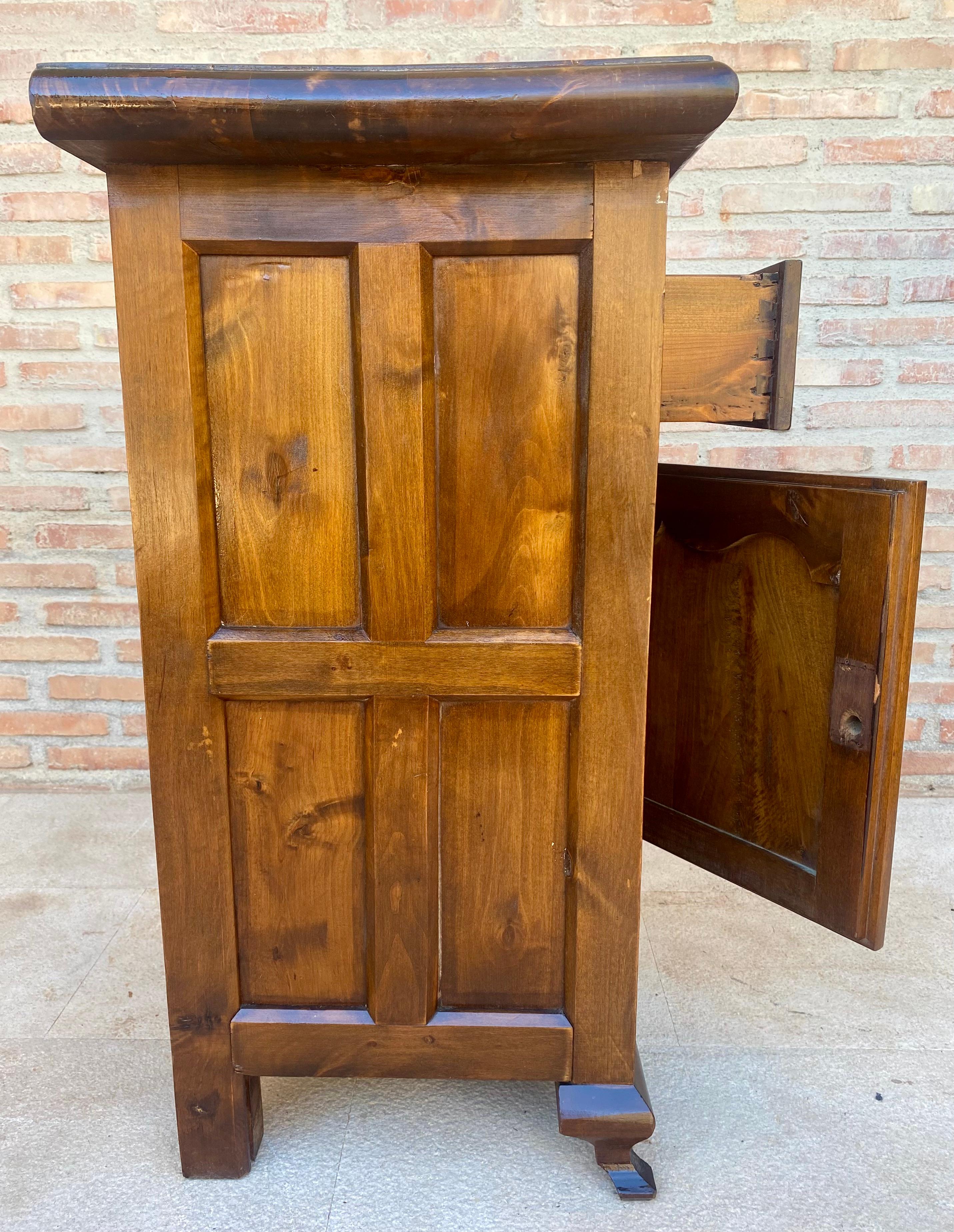 Coffre espagnol avec tiroir et porte, années 1930 en vente 3