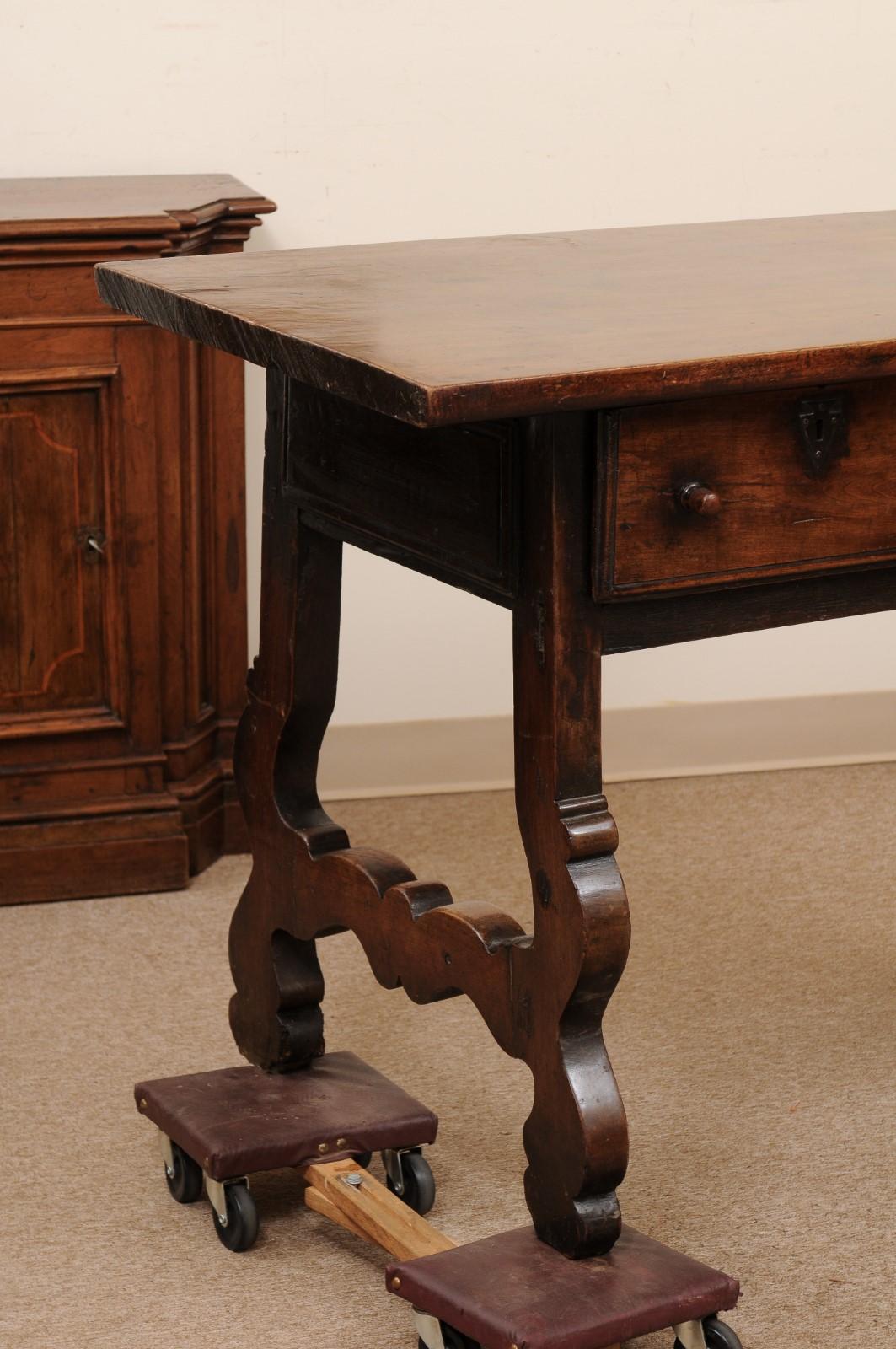 Spanish Walnut Console Table with 2 Drawers and Lyre Legs, Early 18th Century For Sale 1