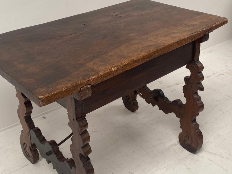 Small Antique Spanish Walnut Table, 18 th Century For Sale 6