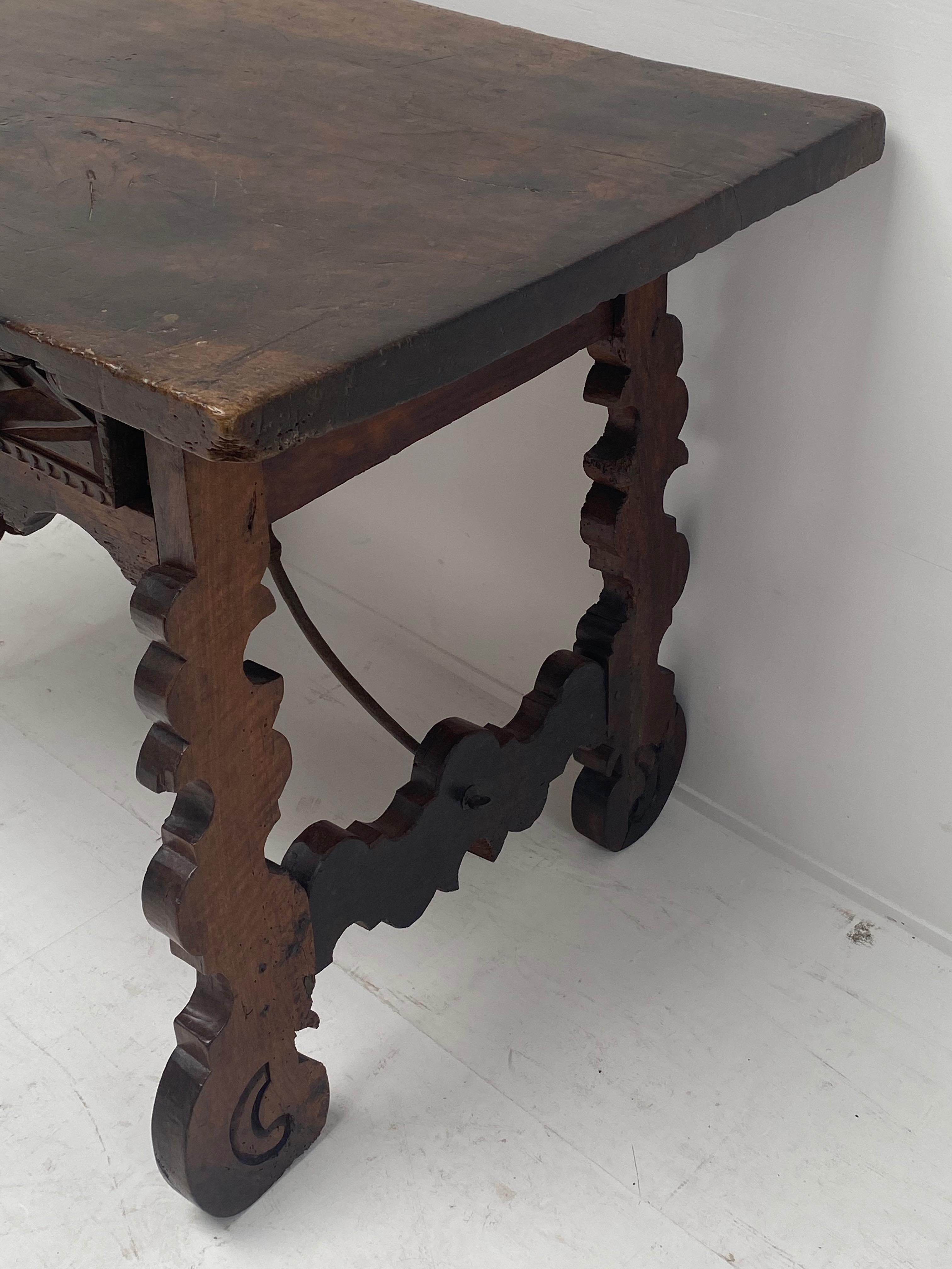 Small Antique Spanish Walnut Table, 18 th Century For Sale 3