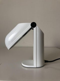 Lampada da tavolo bianca spagnola di Fase, modello "Bambina", anni '80