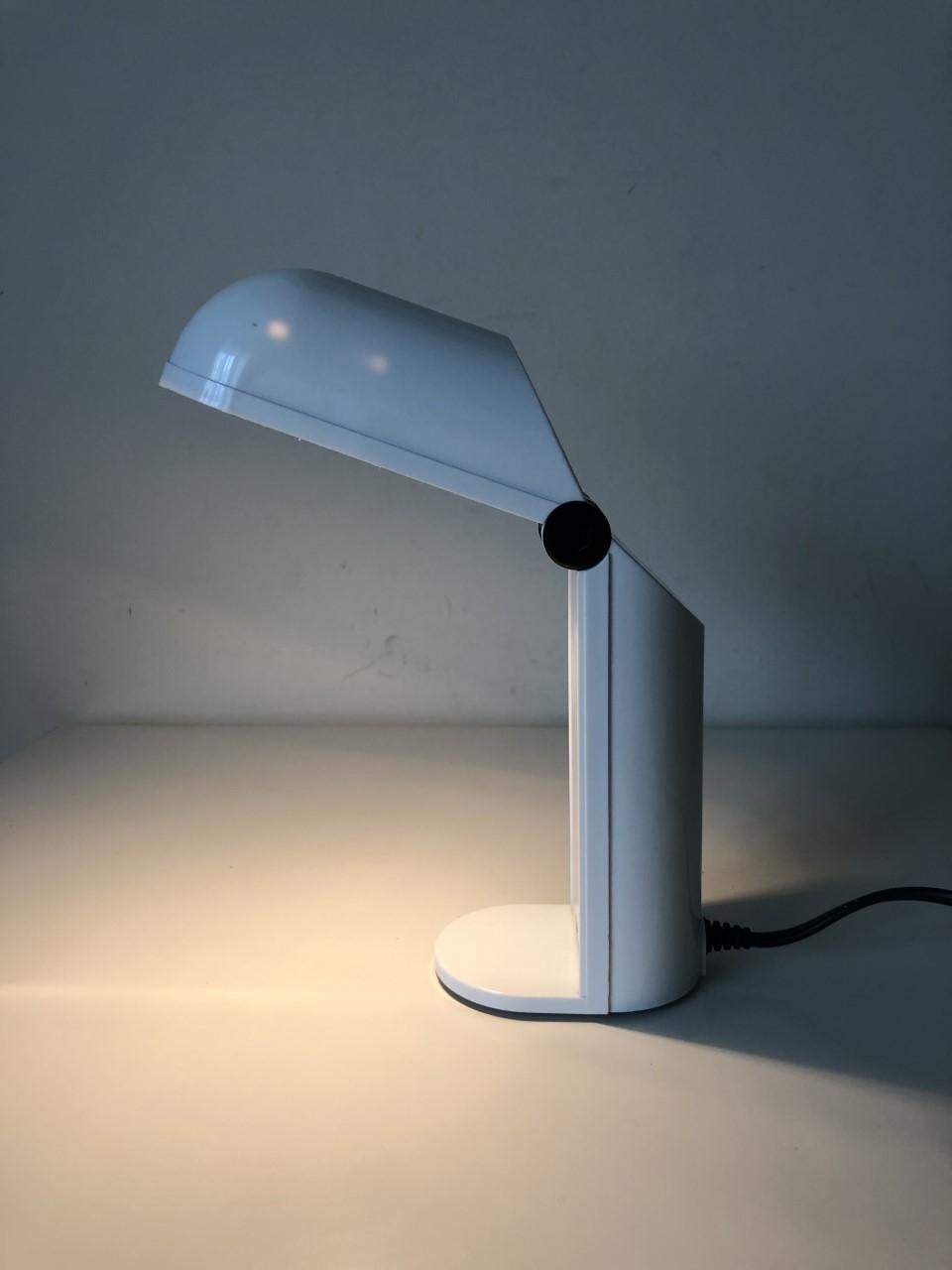 Plastique Lampe de table blanche espagnole Fase, modèleambina, années 1980 en vente