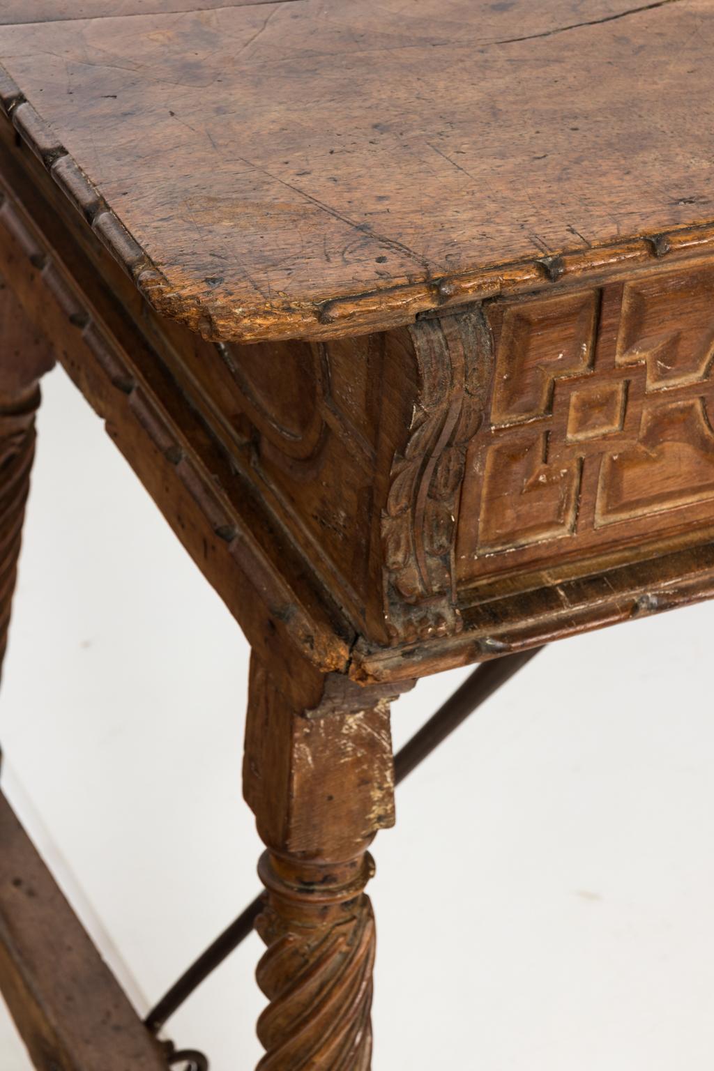 18th Century Spanish Walnut Desk For Sale 7