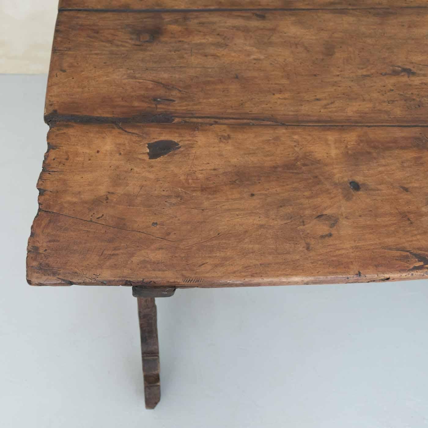 Table à tréteaux espagnol du 19ème siècle en vente 2