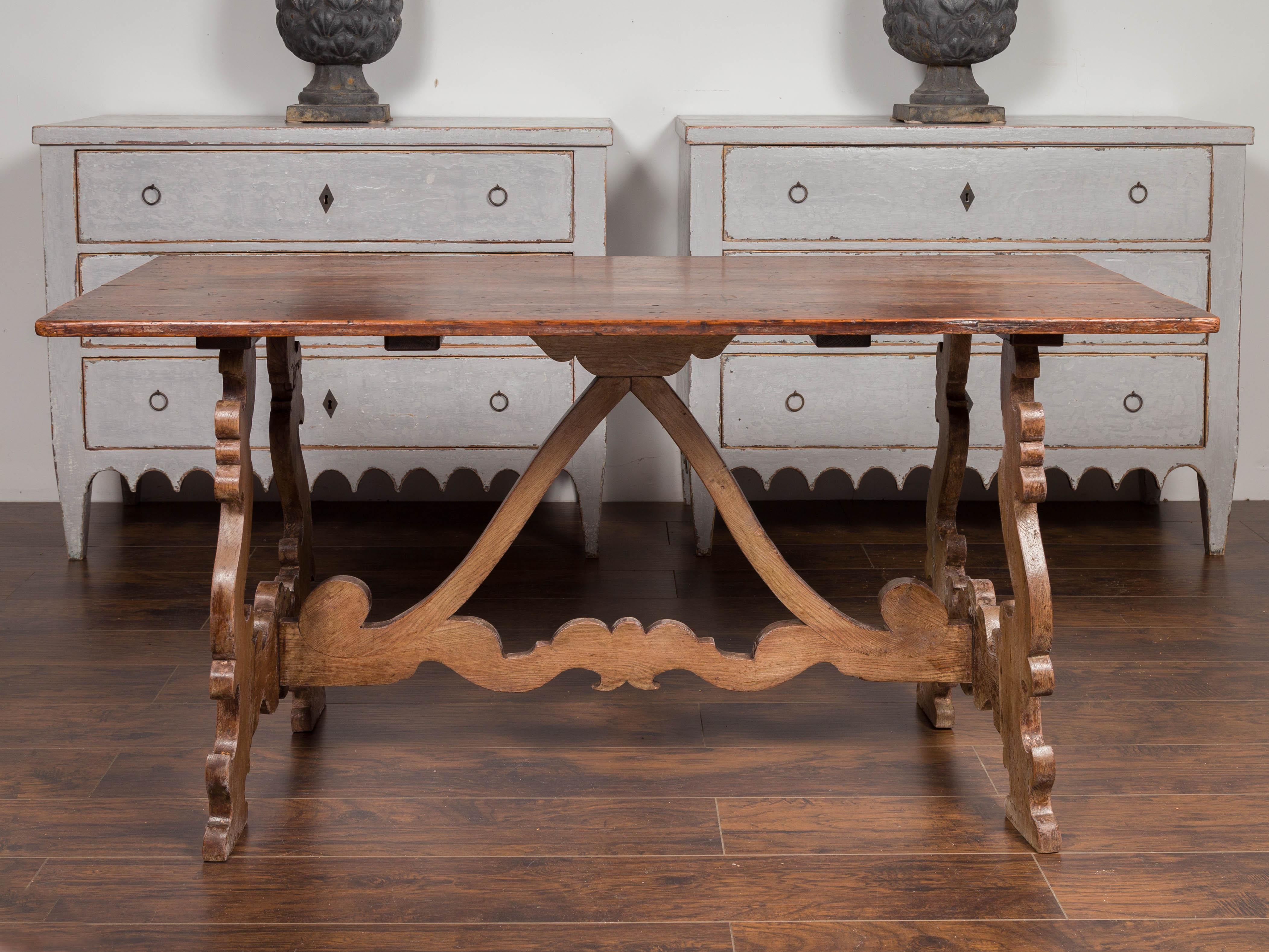 Carved Spanish Wooden Baroque Style 1860s Fratino Console Table with Lyre shaped Legs For Sale