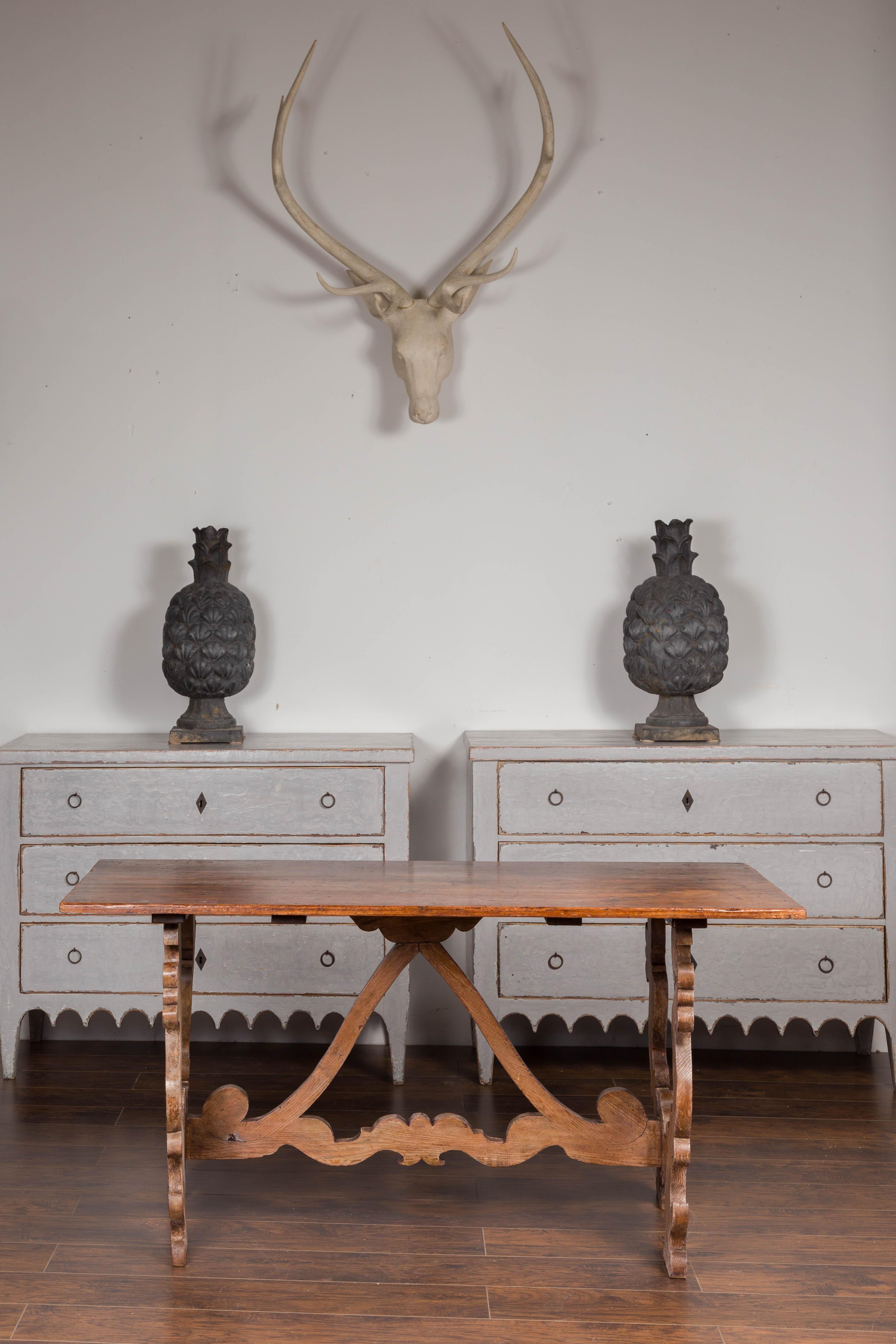 Spanish Wooden Baroque Style 1860s Fratino Console Table with Lyre shaped Legs In Good Condition For Sale In Atlanta, GA