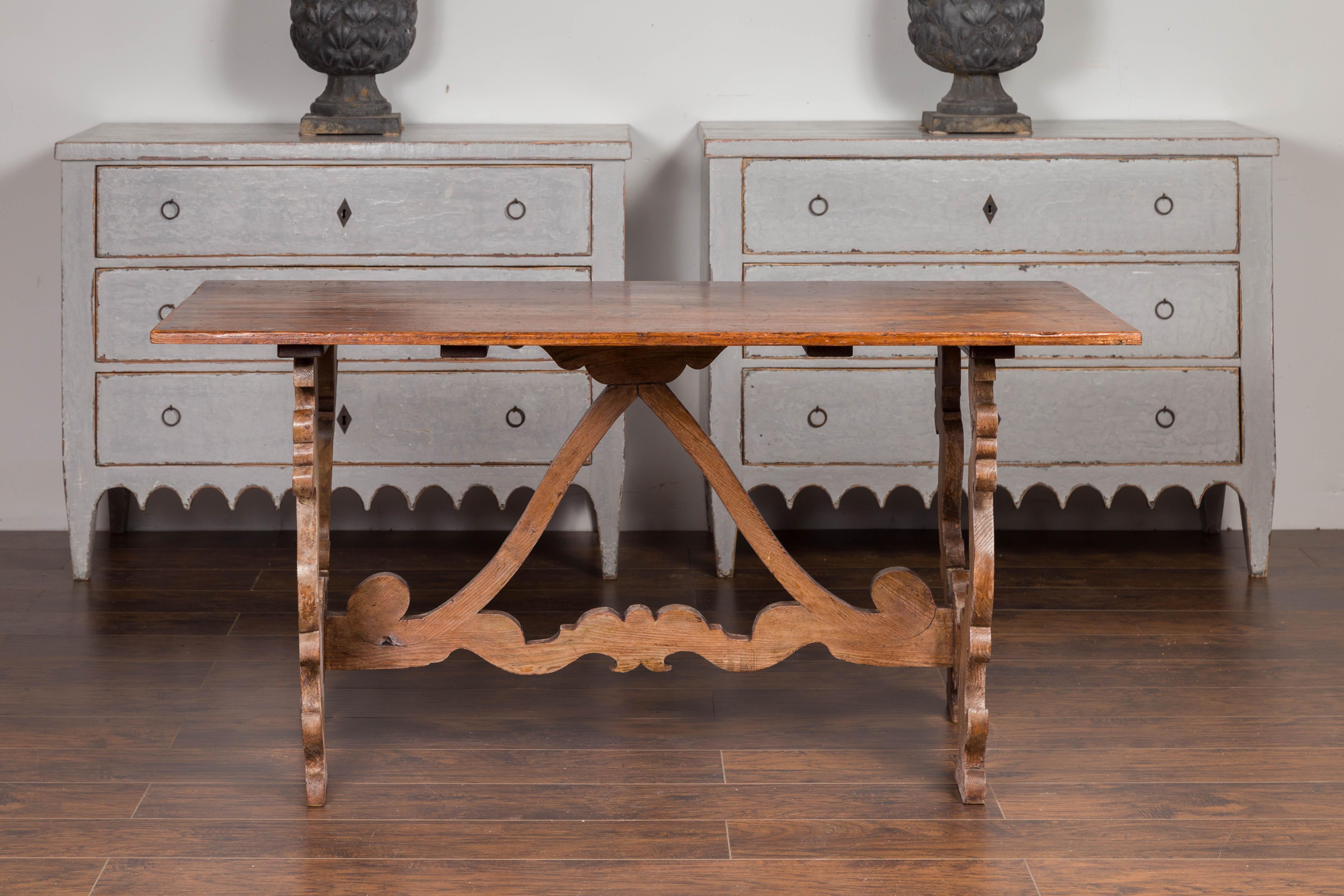 Spanish Wooden Baroque Style 1860s Fratino Console Table with Lyre shaped Legs For Sale 2