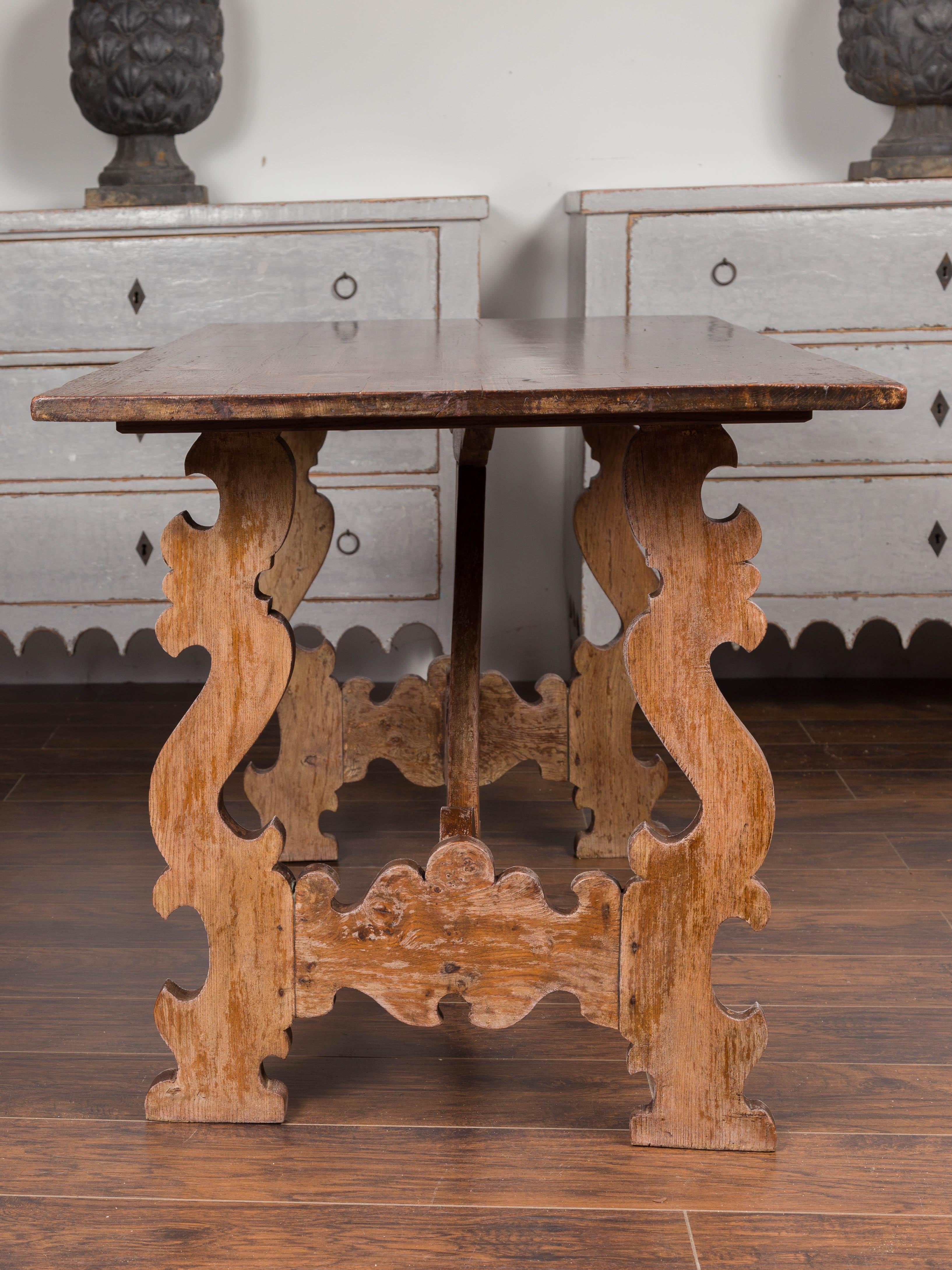 Spanish Wooden Baroque Style 1860s Fratino Console Table with Lyre shaped Legs For Sale 3