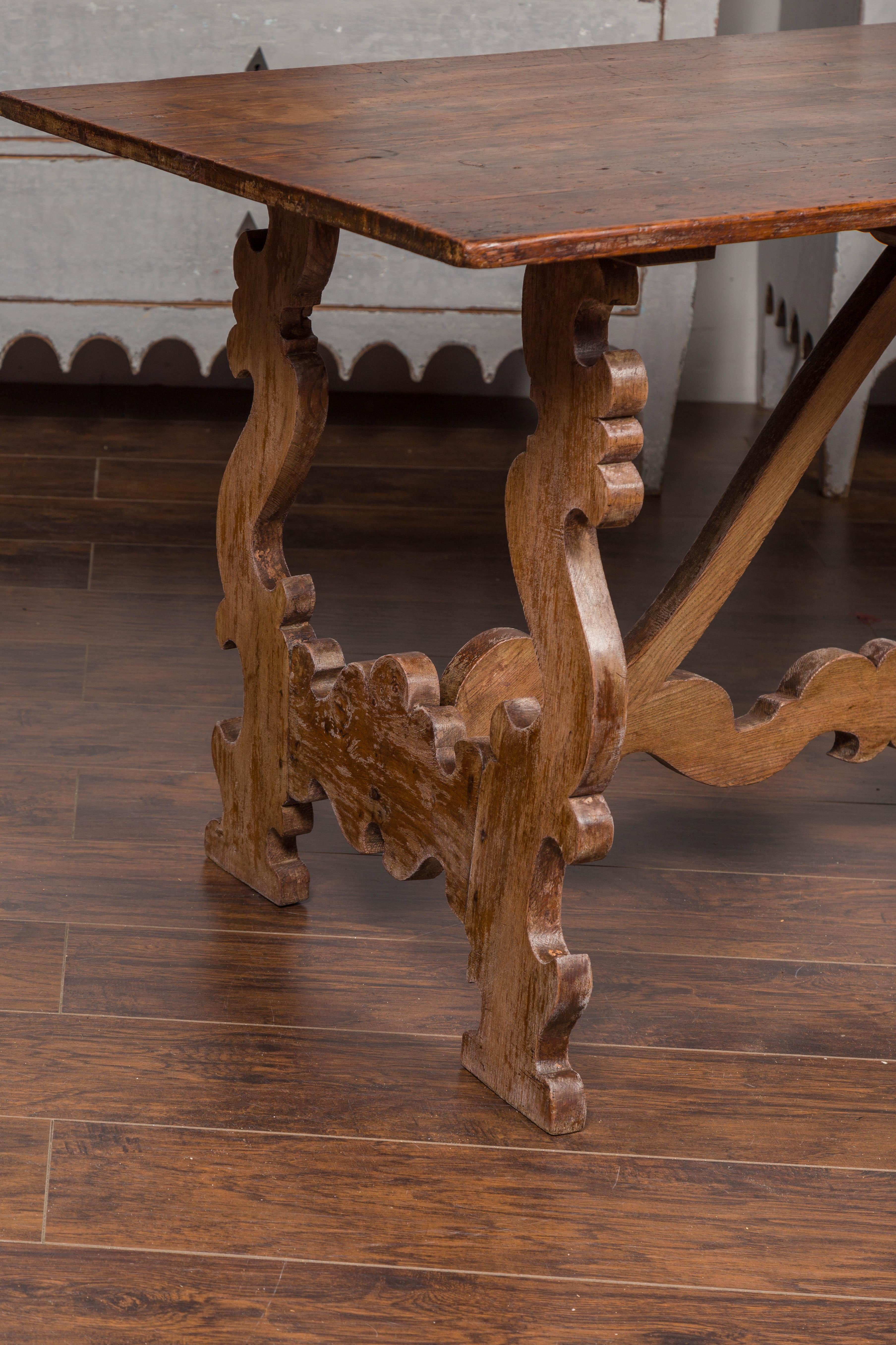 Spanish Wooden Baroque Style 1860s Fratino Console Table with Lyre shaped Legs For Sale 4