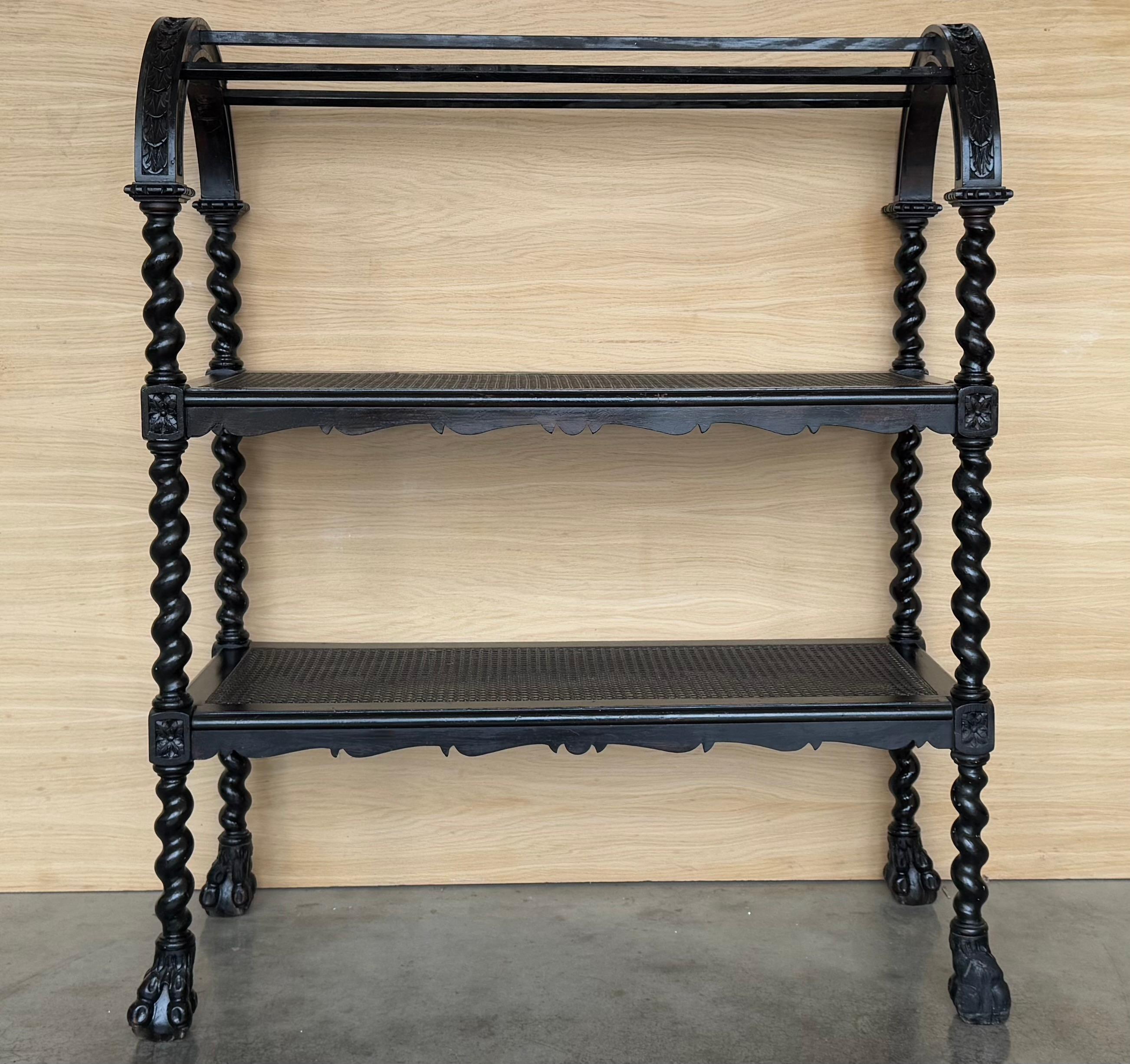 Spanischer Zeitschriftenständer aus Holz mit Intarsien oder Etagere mit Rohrböden (Moderne) im Angebot