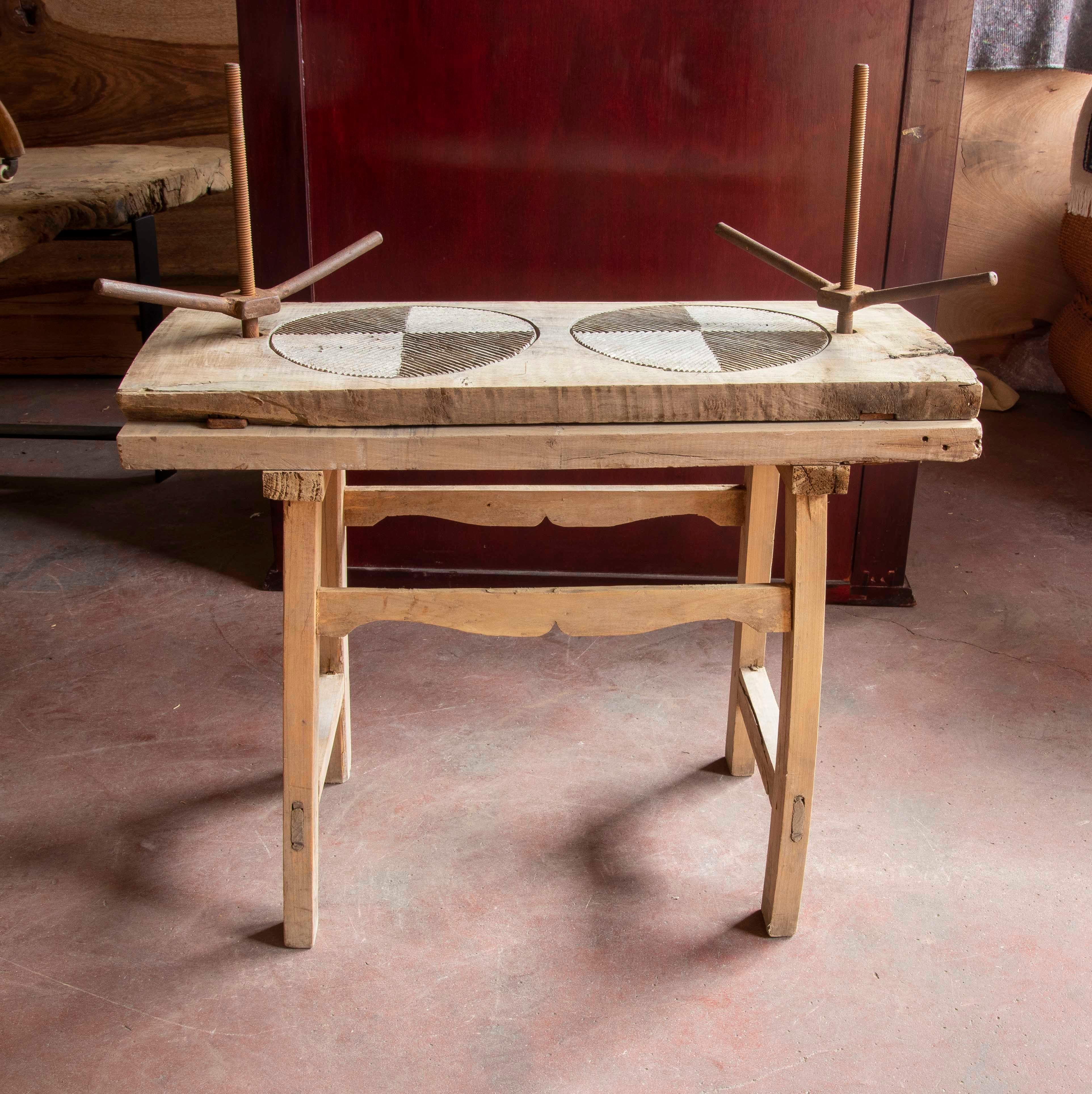 Spanish Wooden Press for Cheese Making In Good Condition For Sale In Marbella, ES