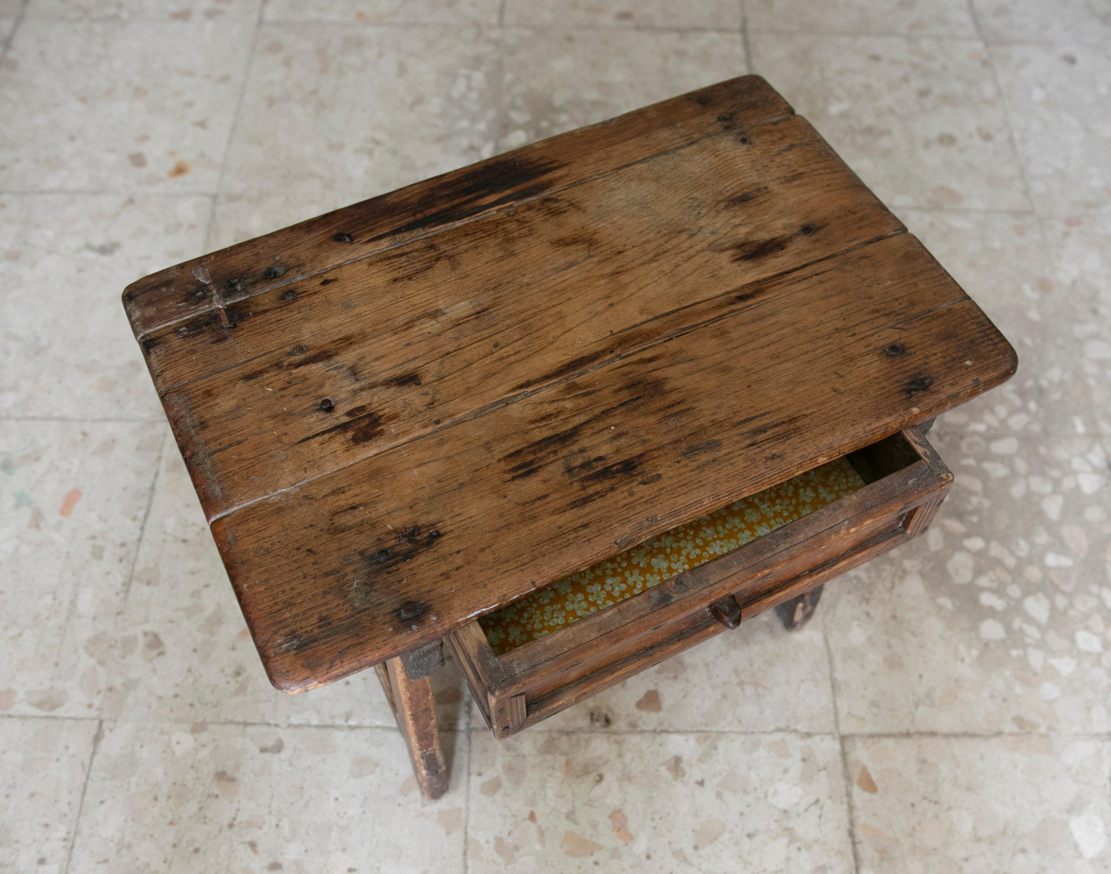 Spanish Wooden Sidetable with a Drawer In Good Condition For Sale In Marbella, ES