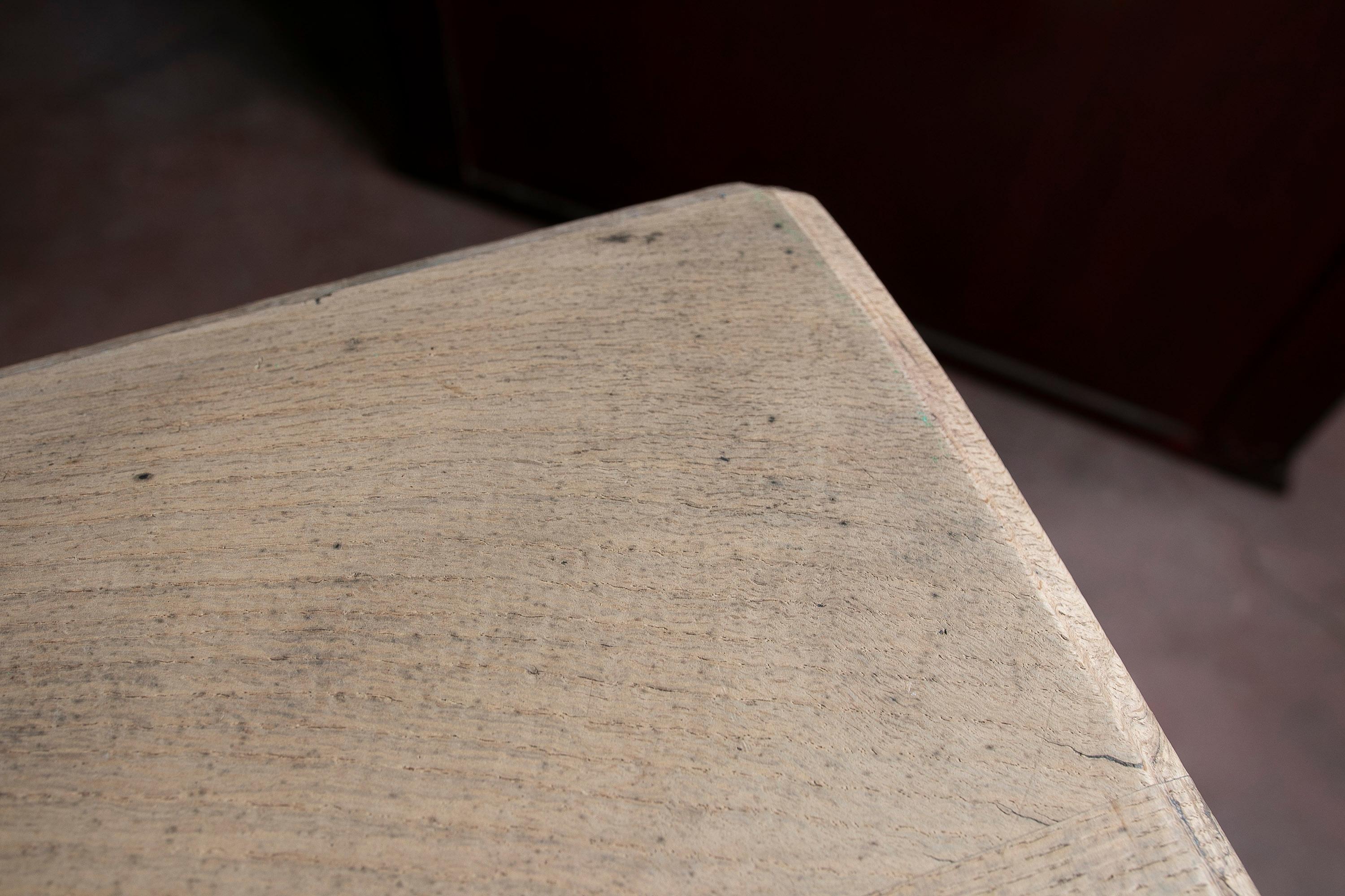 Spanischer Flügeltisch aus Holz mit gedrechselten Beinen  im Angebot 6
