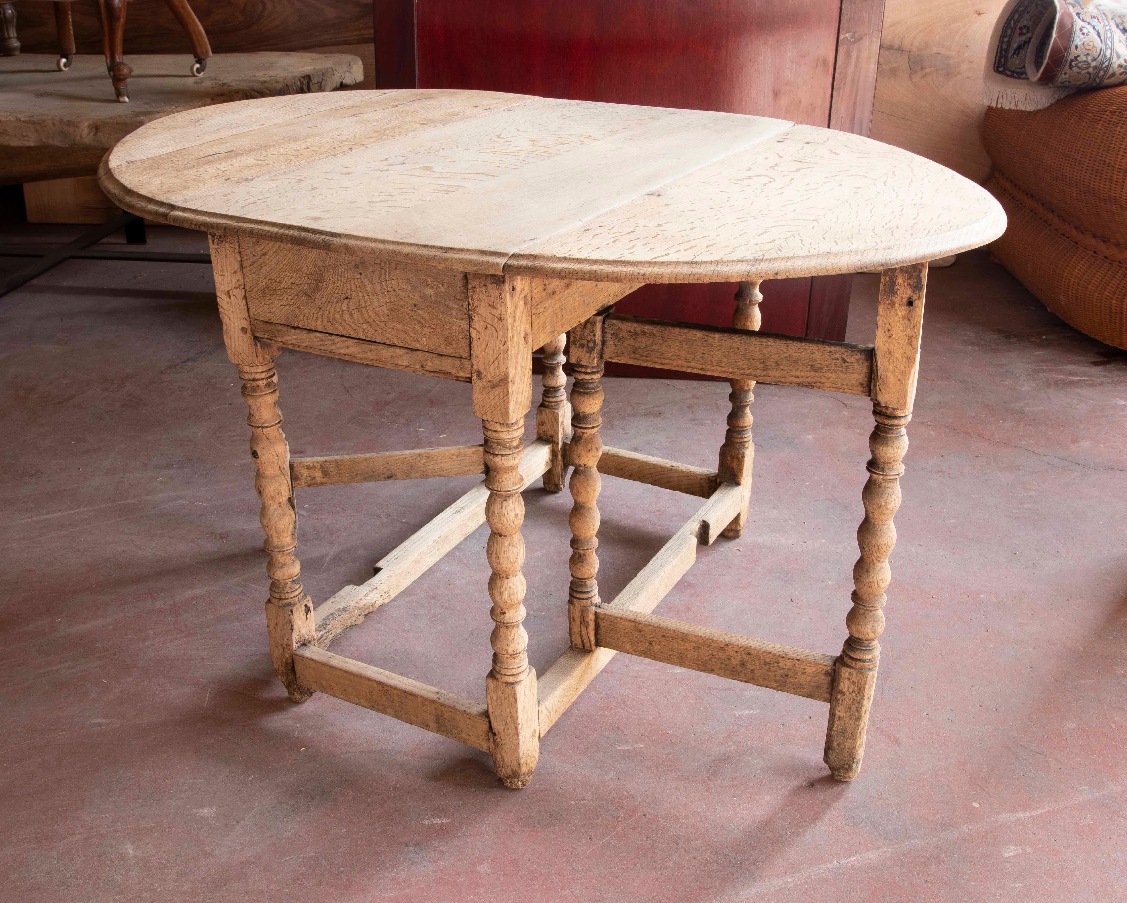 19th Century Spanish Wooden Wing Table with Turned Legs  For Sale