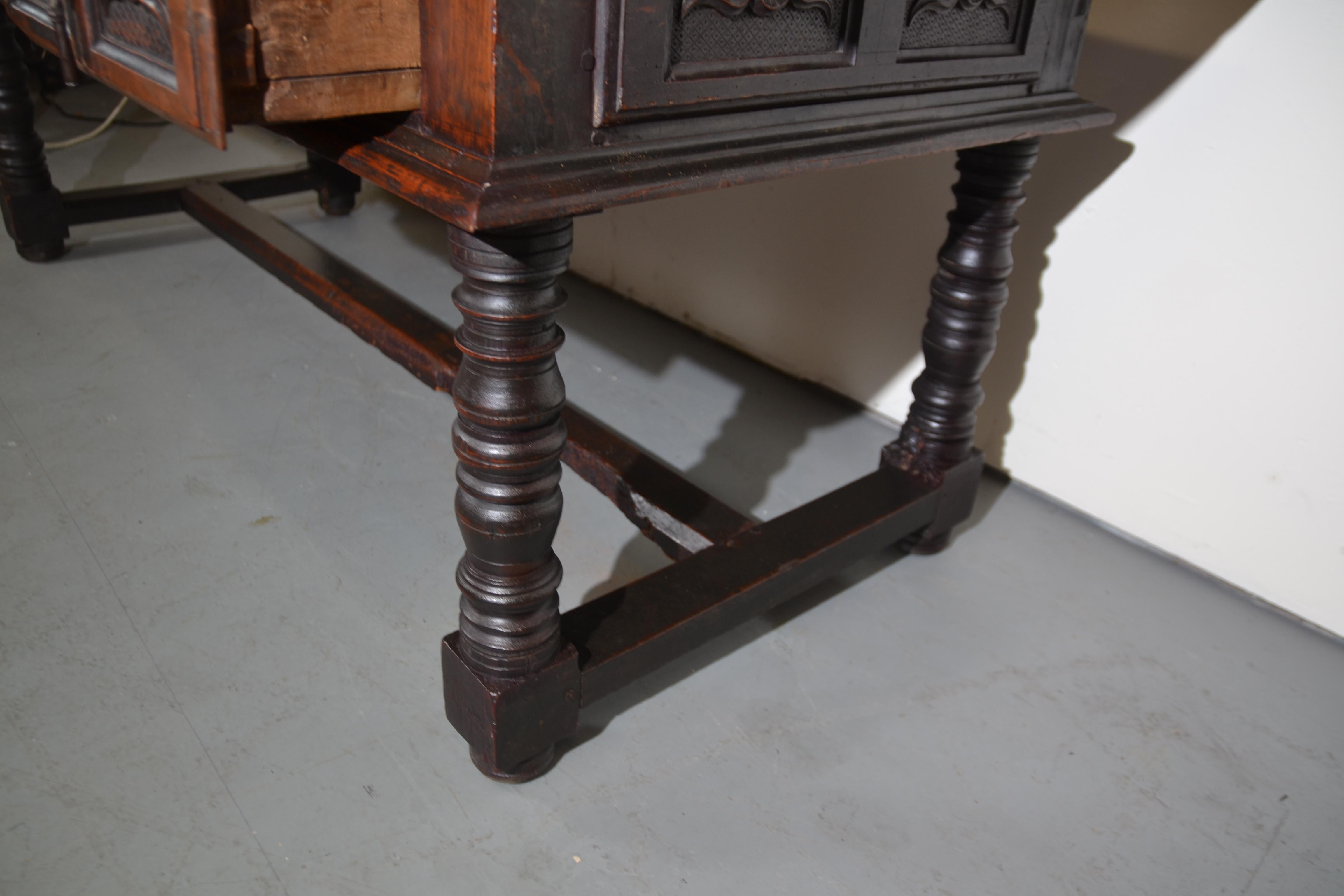 Spanish Work Table in Oak, C.1680 For Sale 1