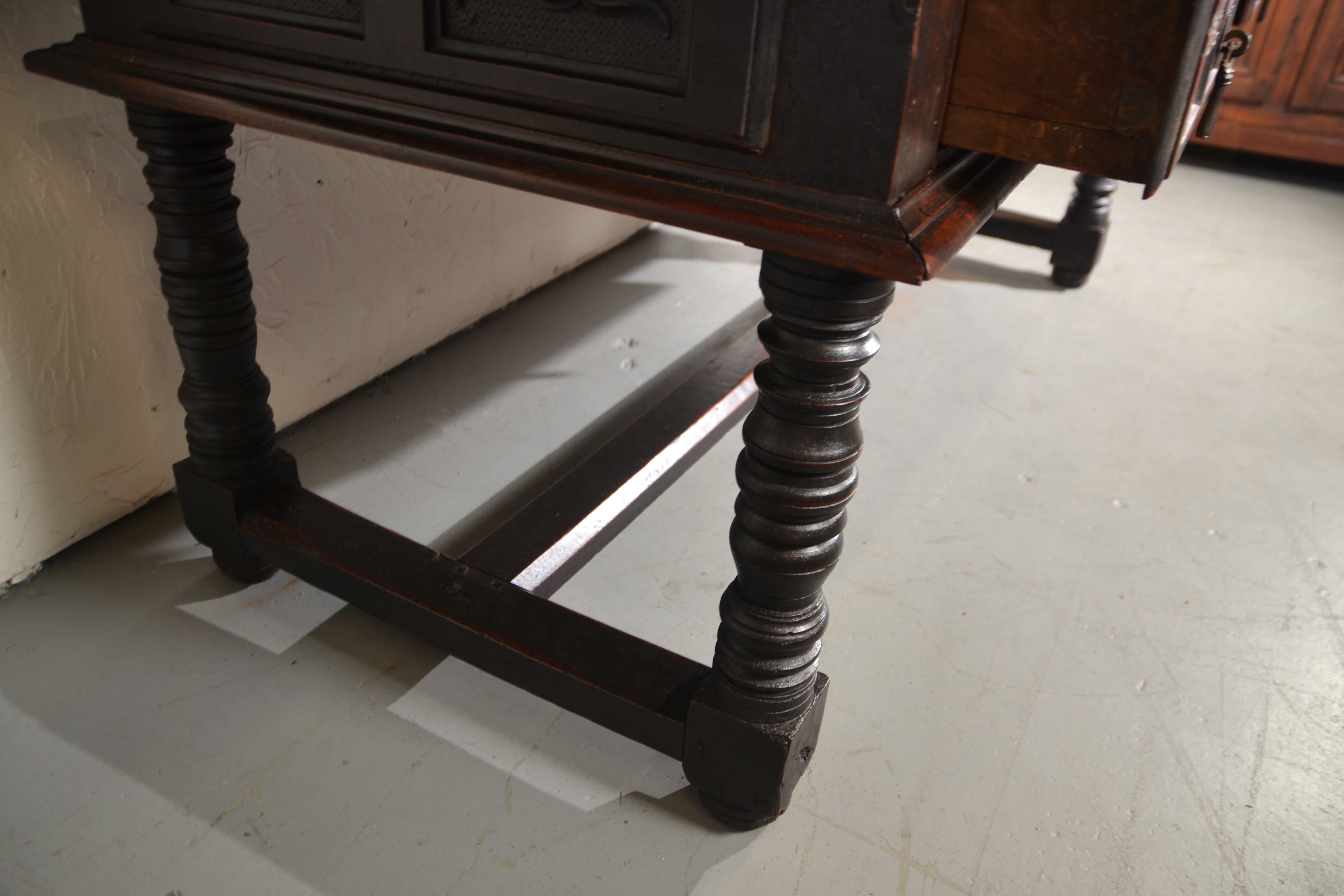 Spanish Work Table in Oak, C.1680 For Sale 5