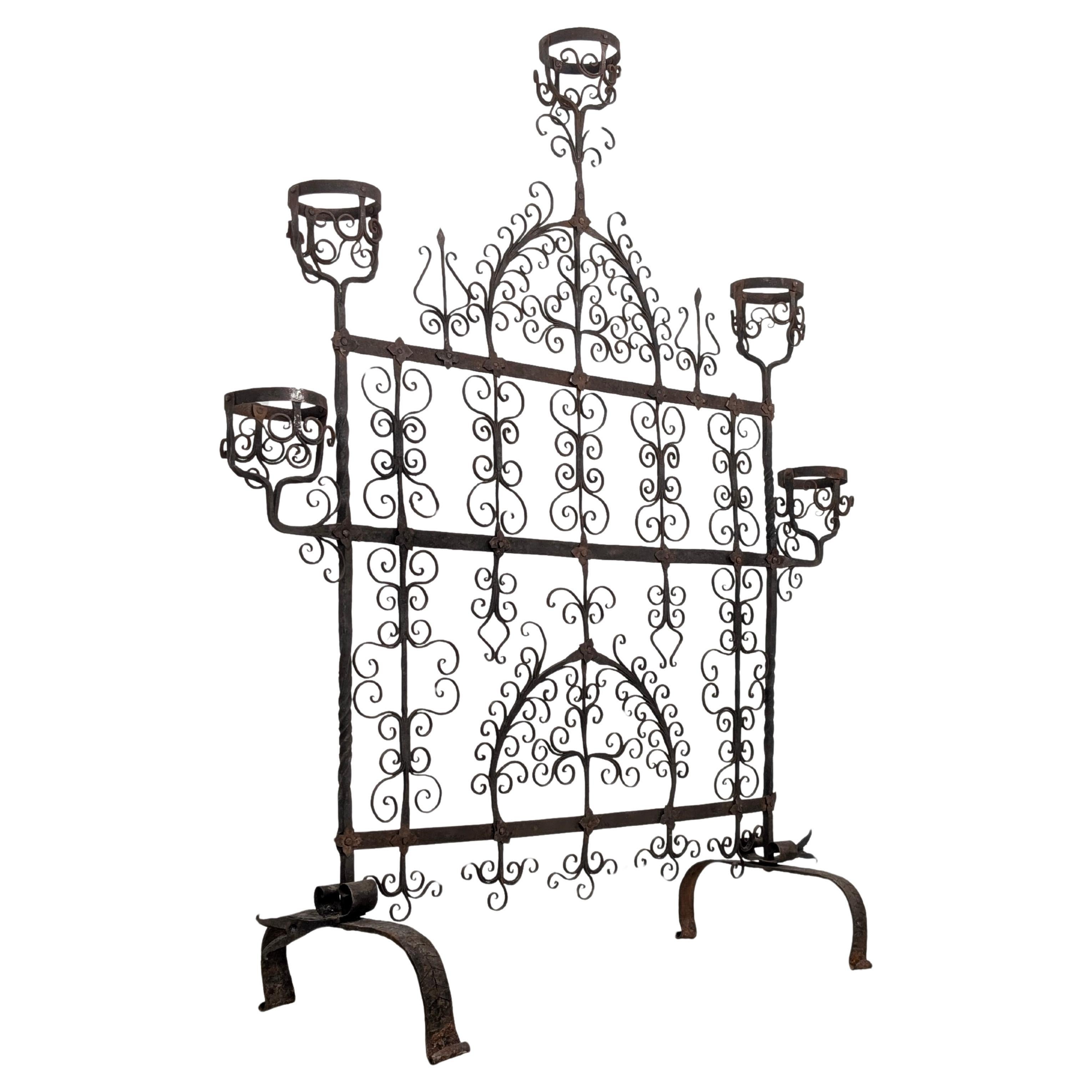 Candelabro per caminetto in ferro battuto spagnolo, Arti e Mestieri, 1880