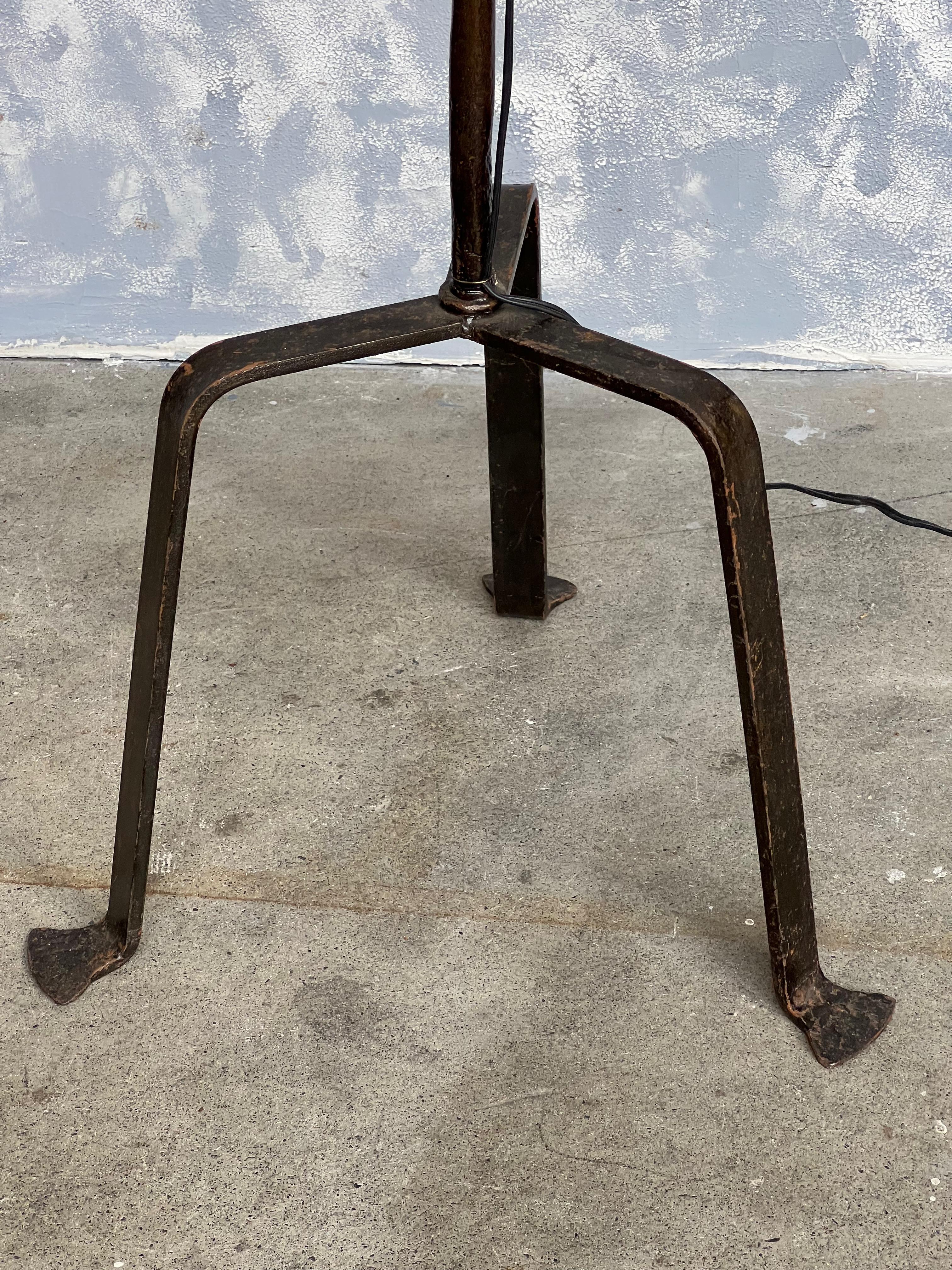 Mid-20th Century Spanish Wrought Iron Floor Lamp on a Tripod Base For Sale