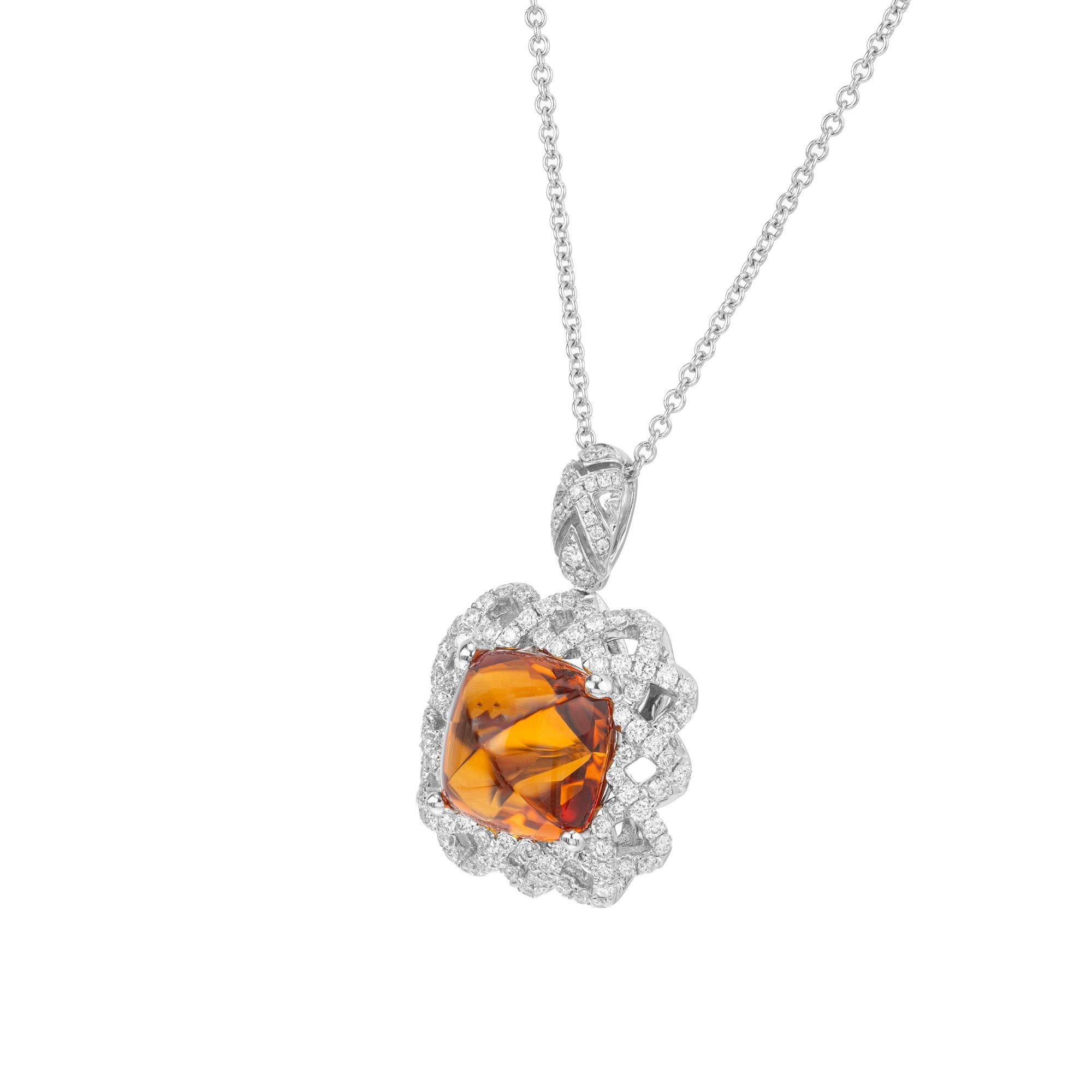 Taglio cuscino Collana con ciondolo in oro bianco Spark 4,5 carati taglio cuscino con diamante Citrino Halo in vendita