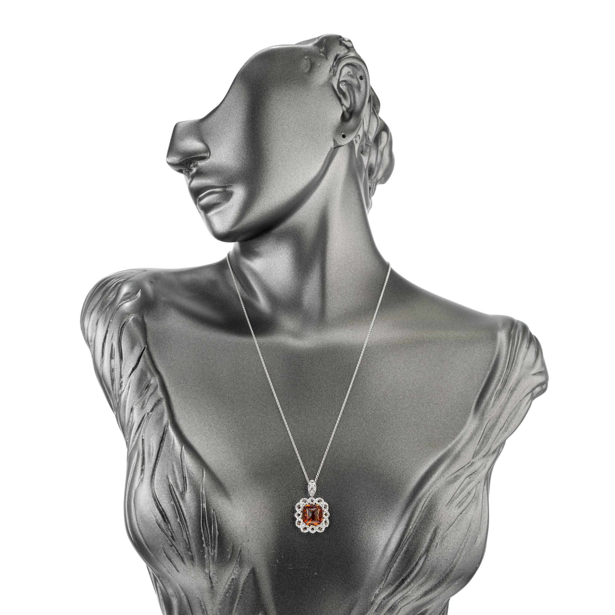 Collana con ciondolo in oro bianco Spark 4,5 carati taglio cuscino con diamante Citrino Halo in vendita 3