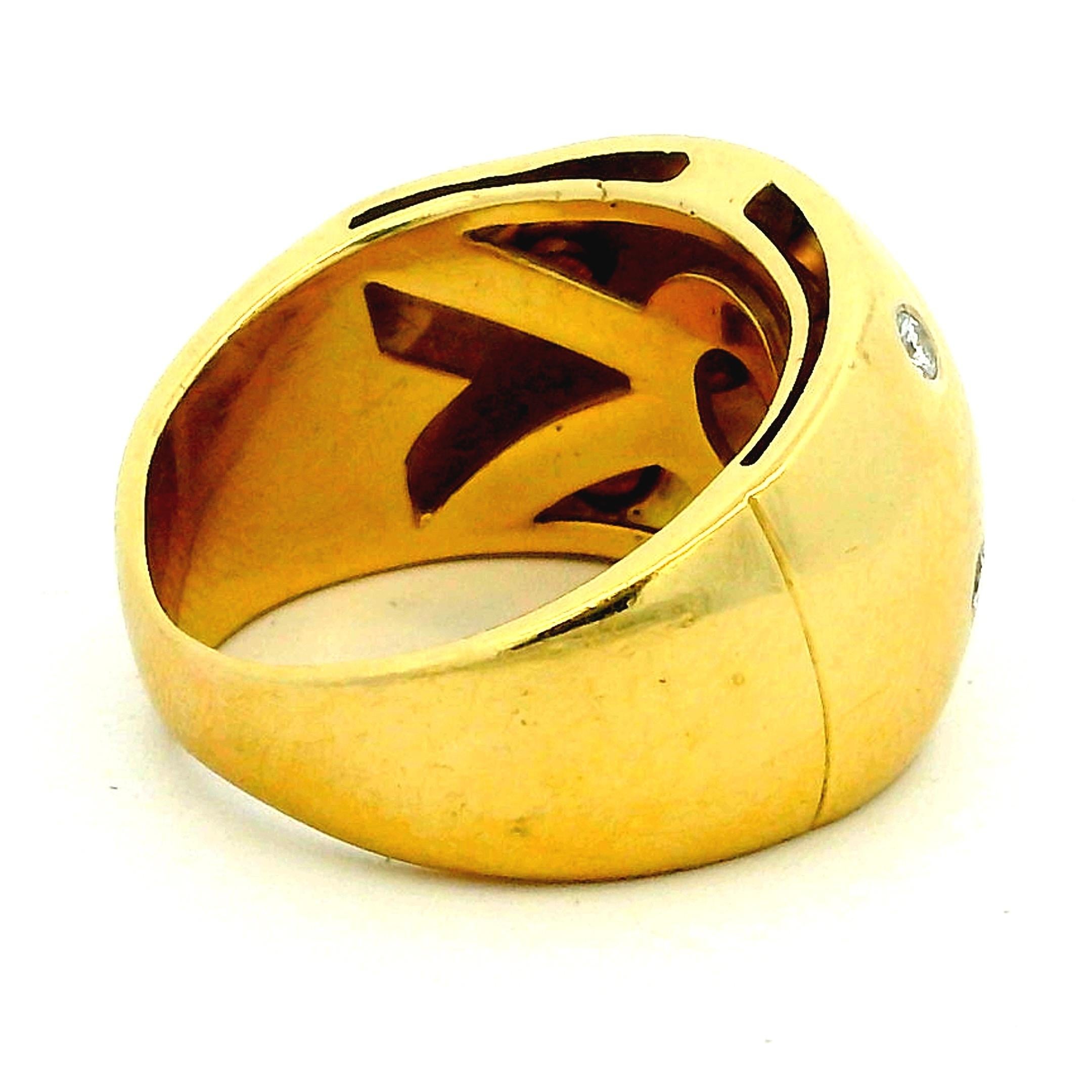 Taglio rotondo Anello Spark Creations in oro giallo 18 carati con diamanti a pioggia in vendita