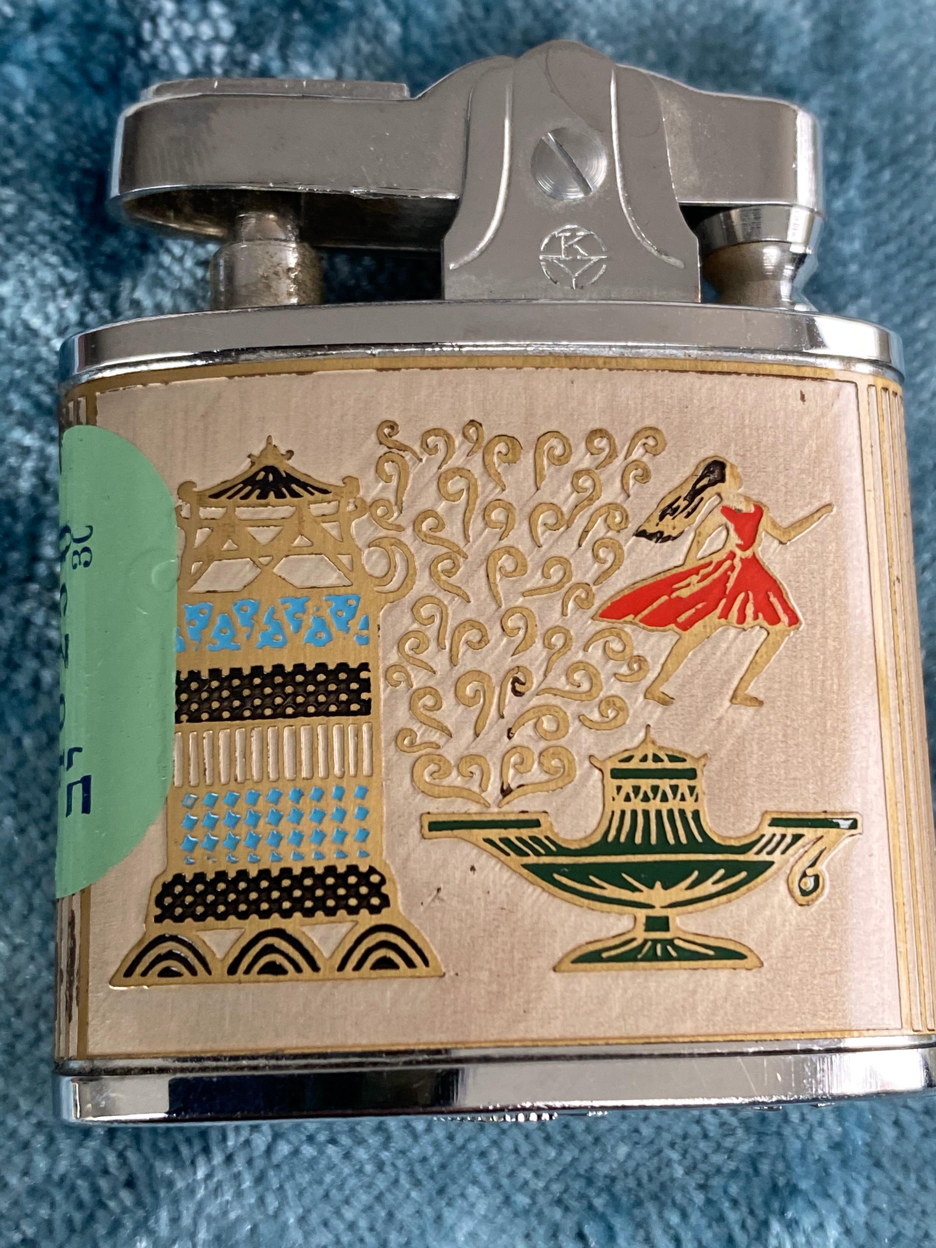 Spark Japanese Tourist Pop Lighter In New Condition For Sale In New York, NY
