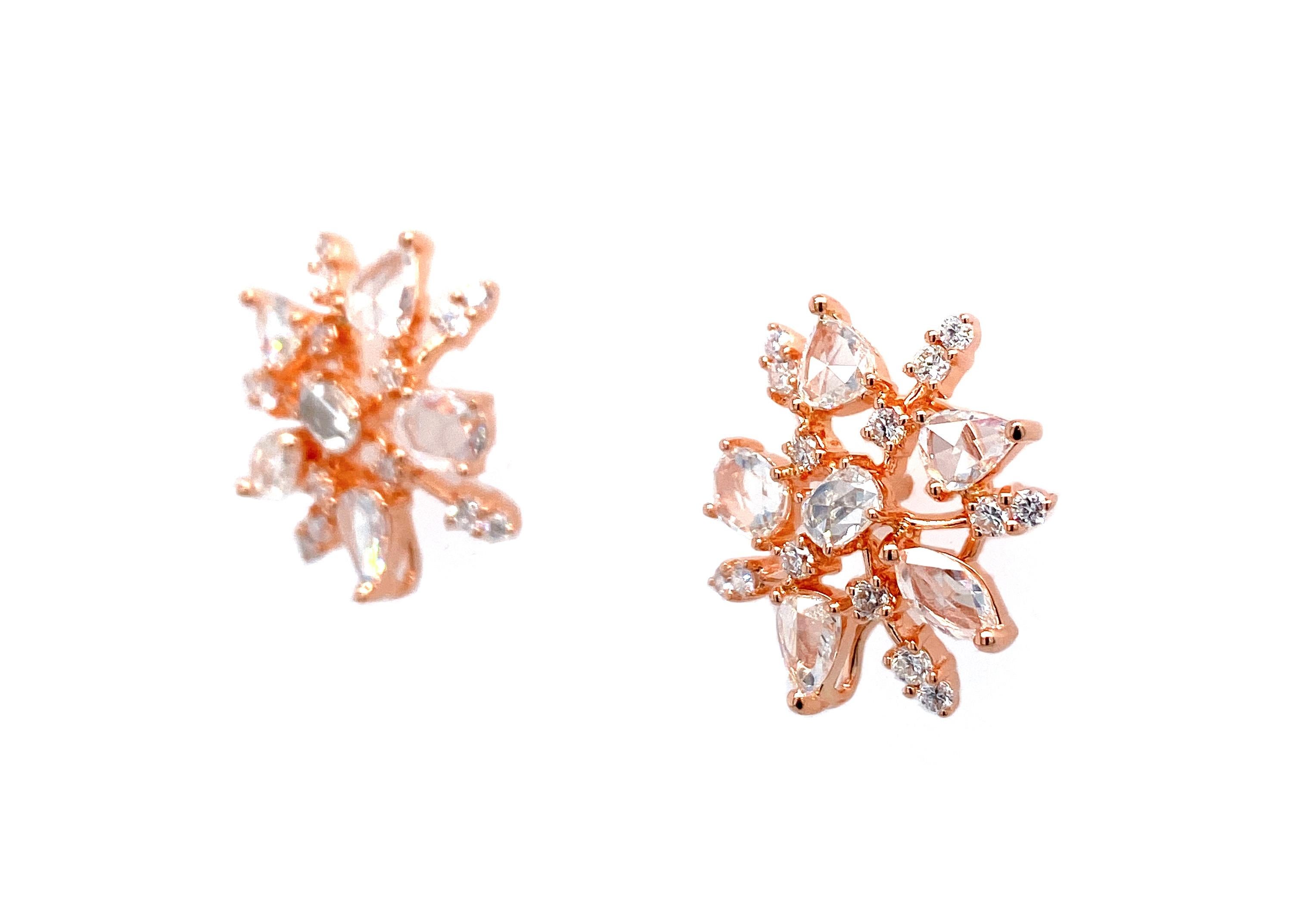 Taille vieille mine Dilys' Boucles d'oreilles en or rose 18 carats et diamants blancs à motifs scintillants en vente