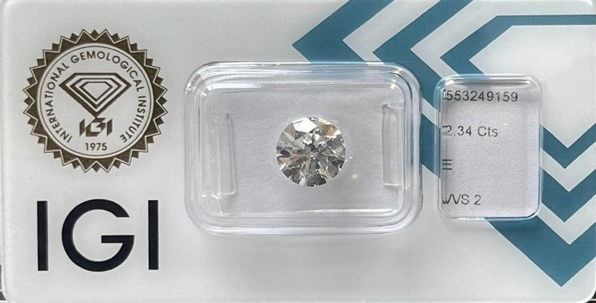 1 diamant naturel scintillant de 2,34 carats  Certificat rond E VVS2 IGI en vente 1