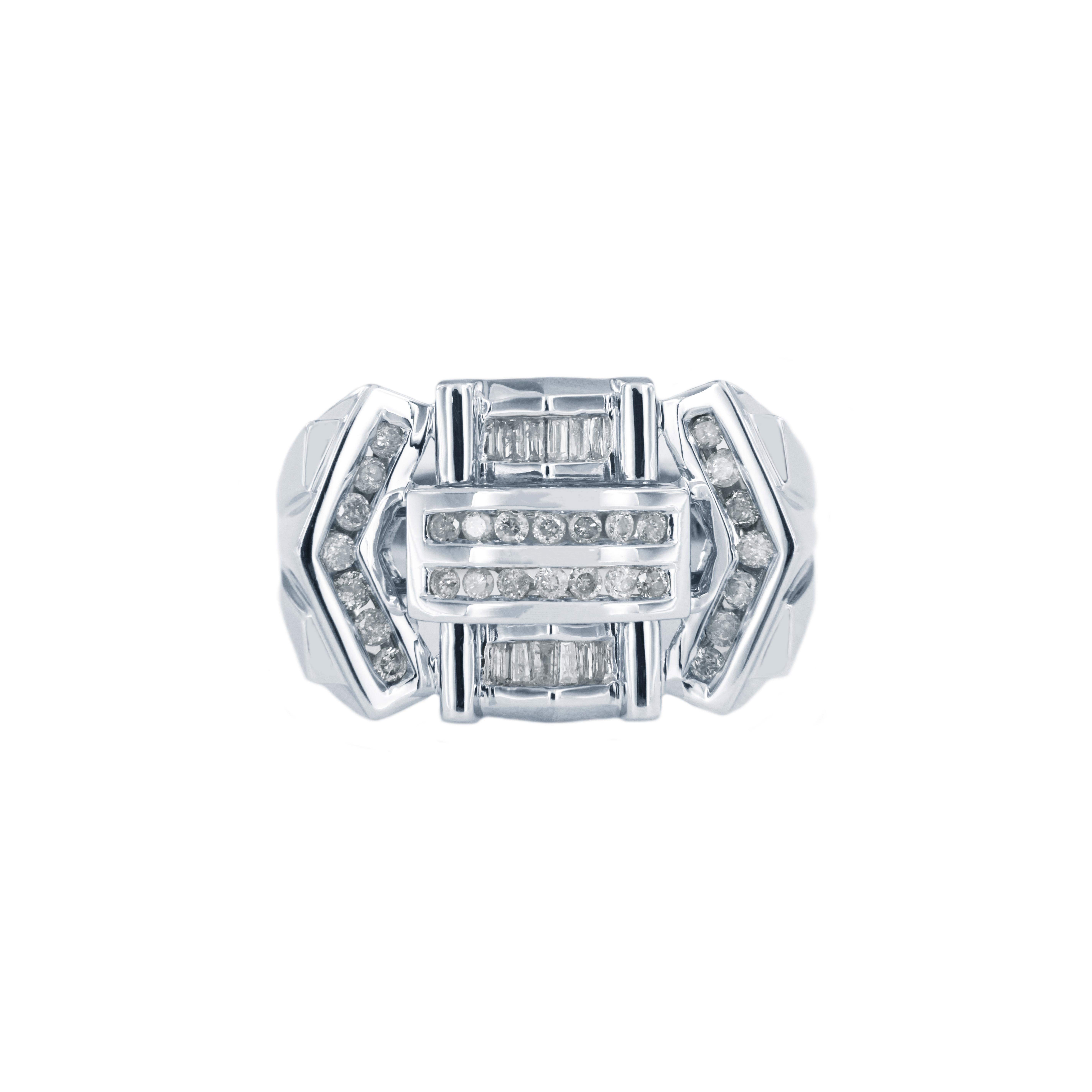 -Custom made

-14k White gold

-Ring size: 9.75

-Weight: 11gr

-Ornament dimension: 0.6-0.9”

-Diamond: 1.5ct, VS clarity, G color