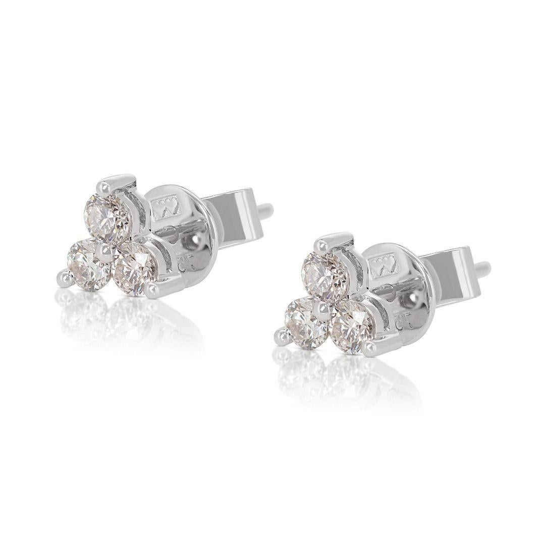 Sparkling 0.30ct Three Stone Diamond Stud Earrings in 18K White Gold In New Condition For Sale In רמת גן, IL