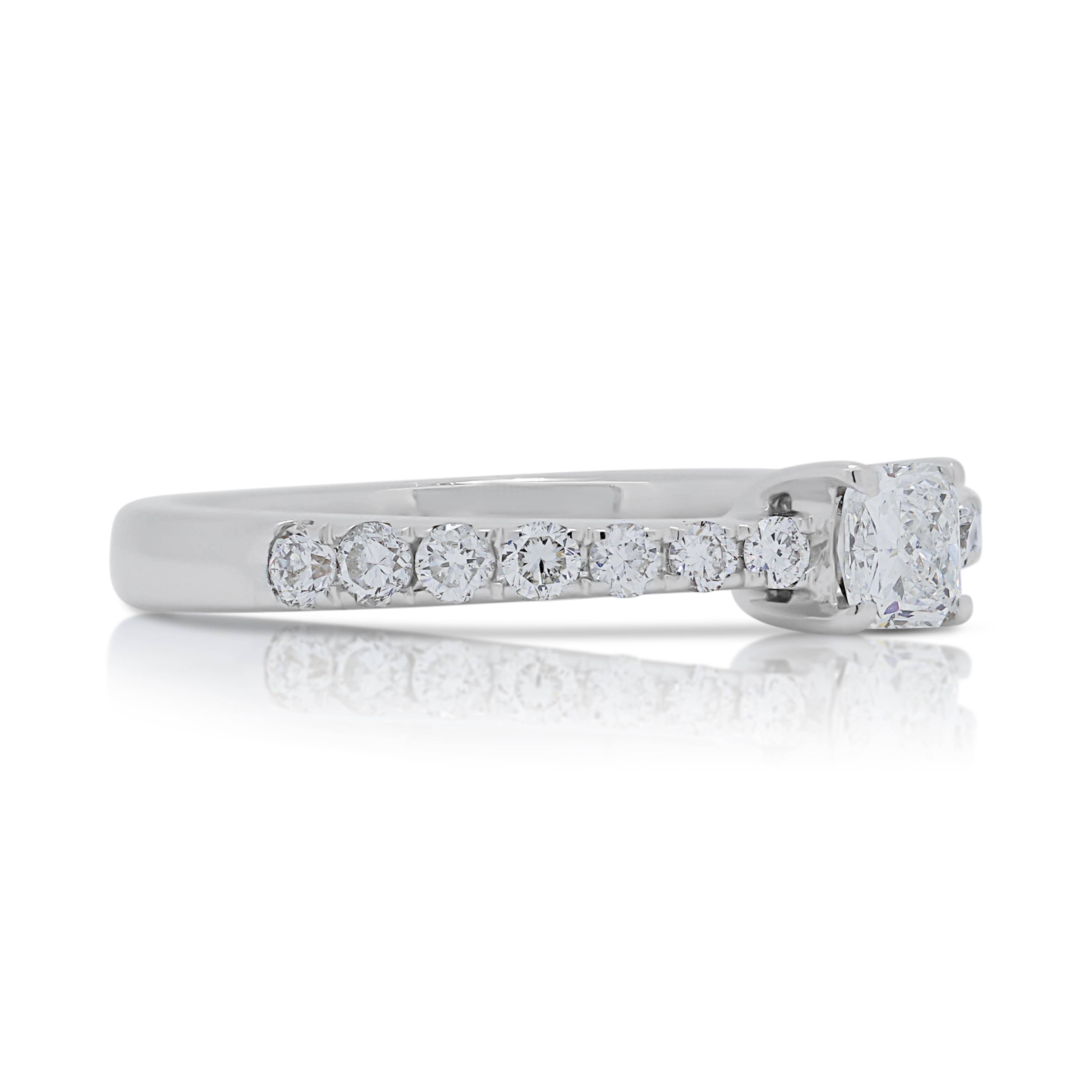 Round Cut Sparkling 0.42ct Diamonds Pave Ring in 18K White Gold For Sale