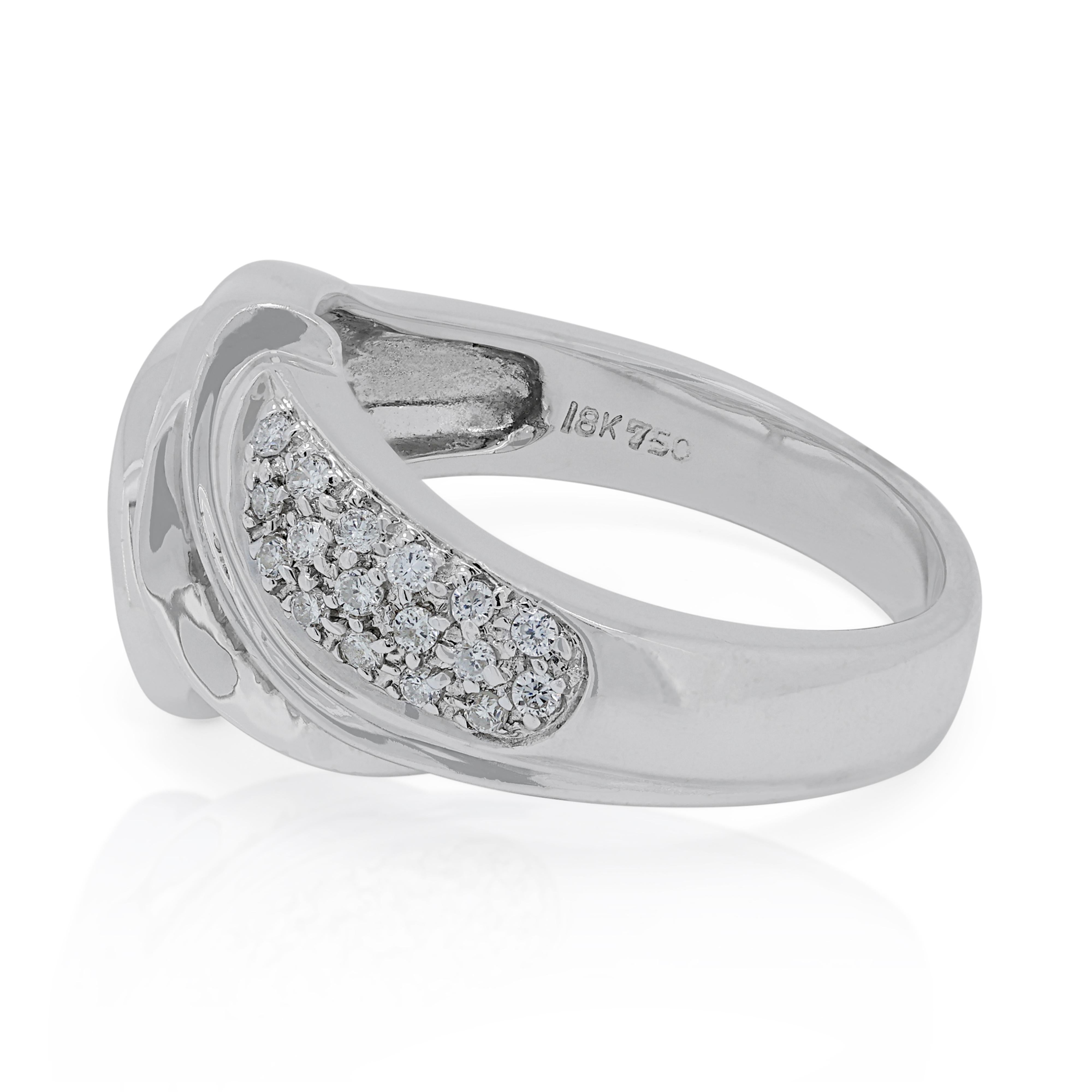 Round Cut Sparkling 0.45ct Diamonds Cluster Ring in 18K White Gold For Sale