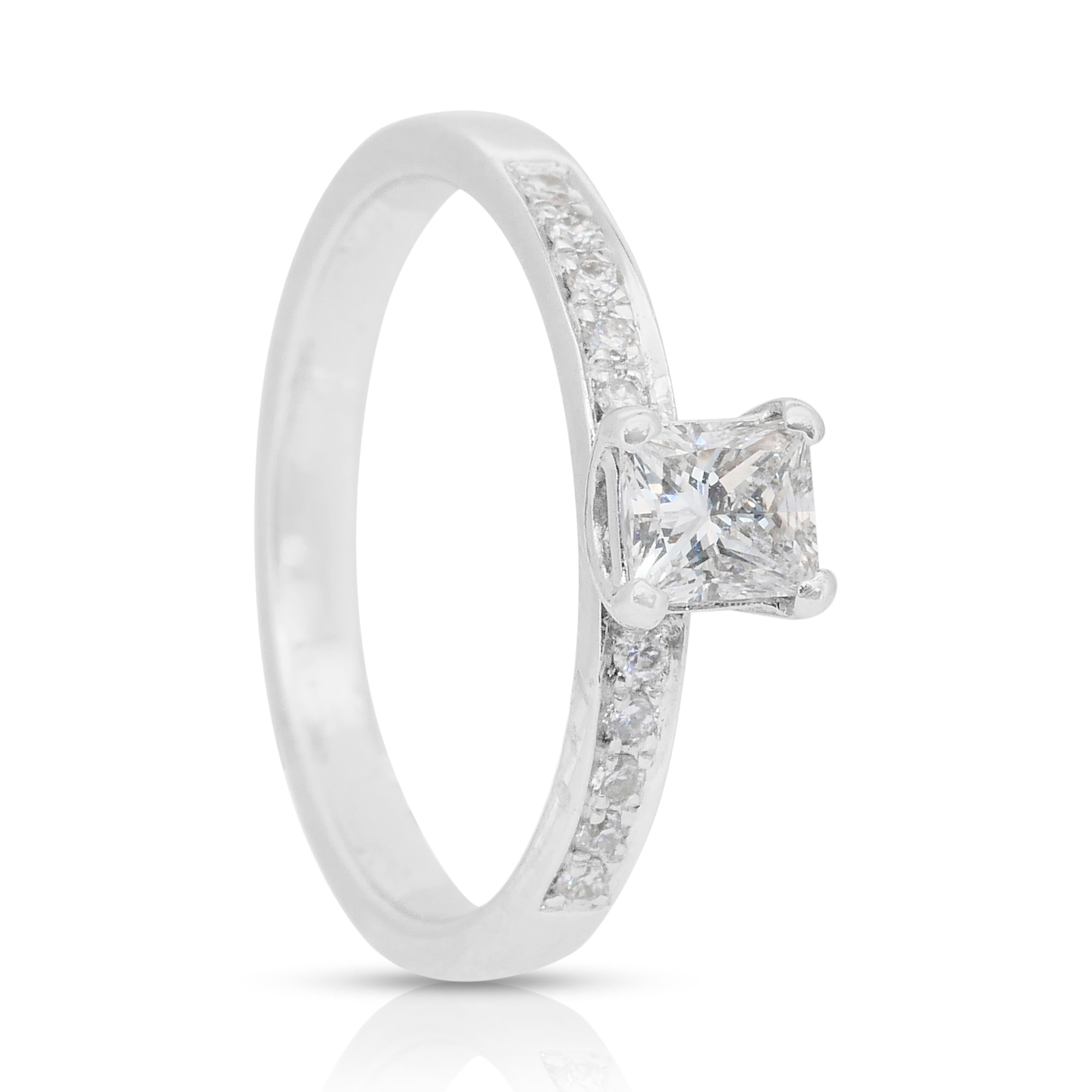 Bague pavée de 0,59ct de diamants en or blanc 14k - Certifiée IGI en vente 3