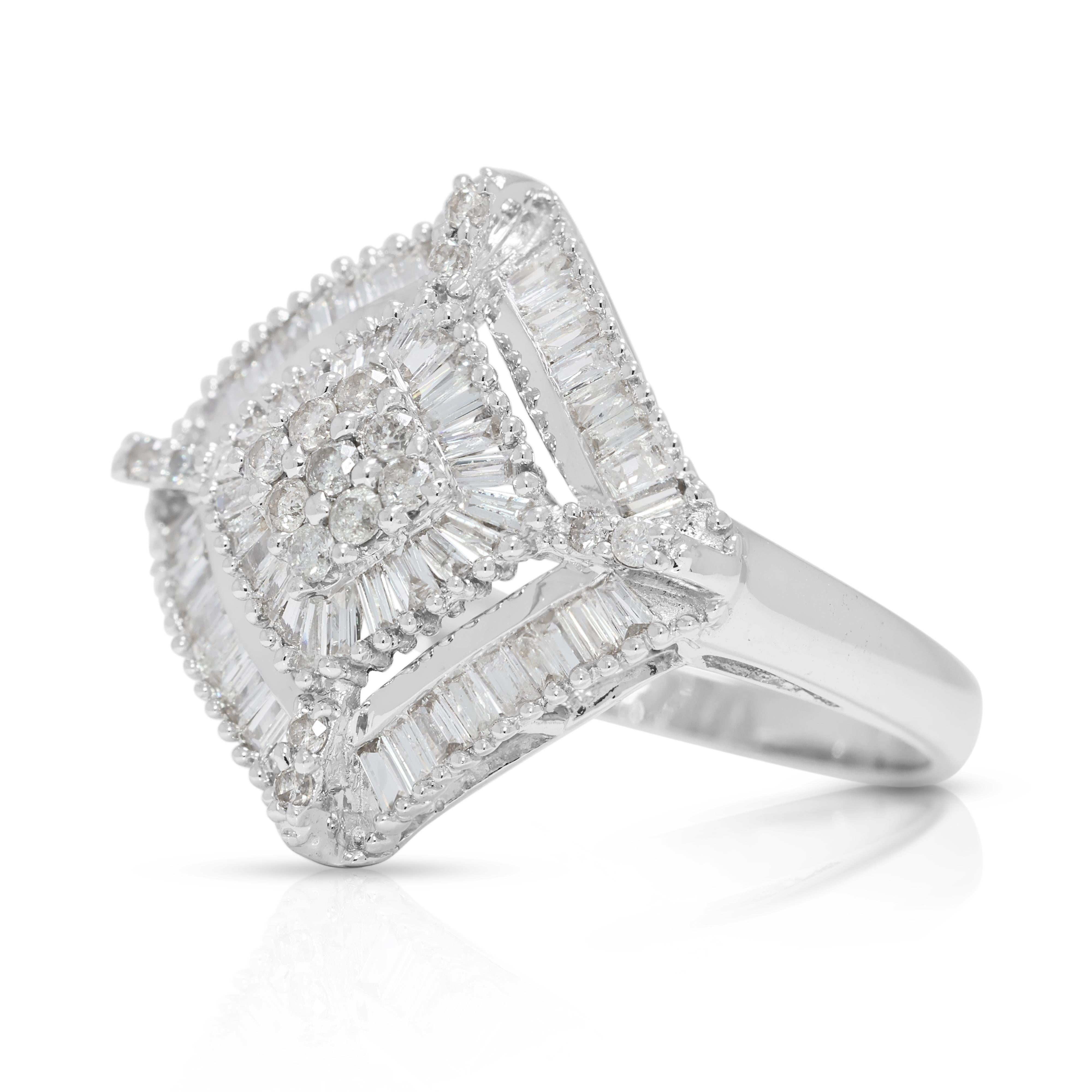 Taglio rotondo Anello Whiting con diamante naturale da 0,64 carati in oro bianco 18 carati in vendita
