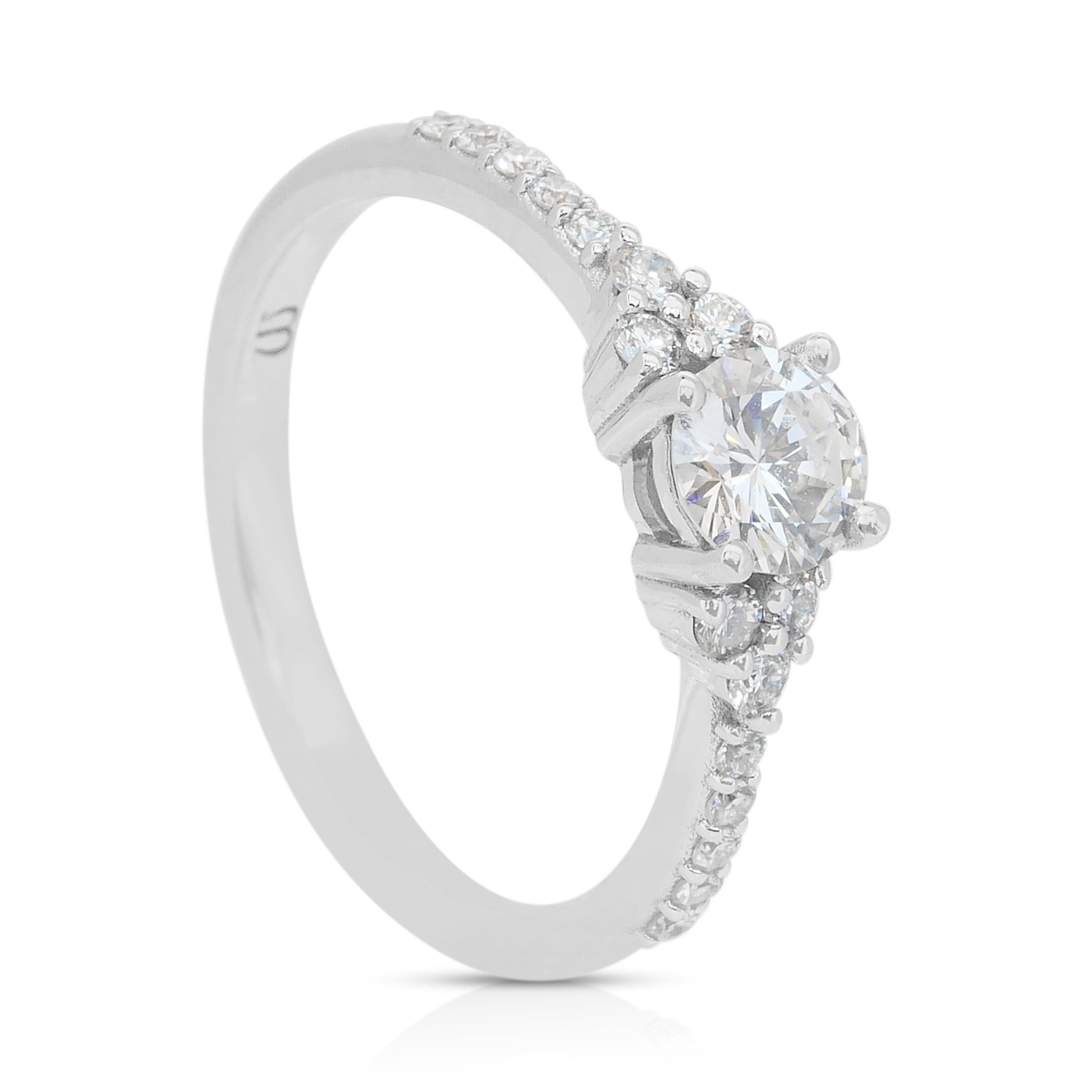 Bague pavée de 0,75ct de diamants en or blanc 18k - Certifiée IGI en vente 2